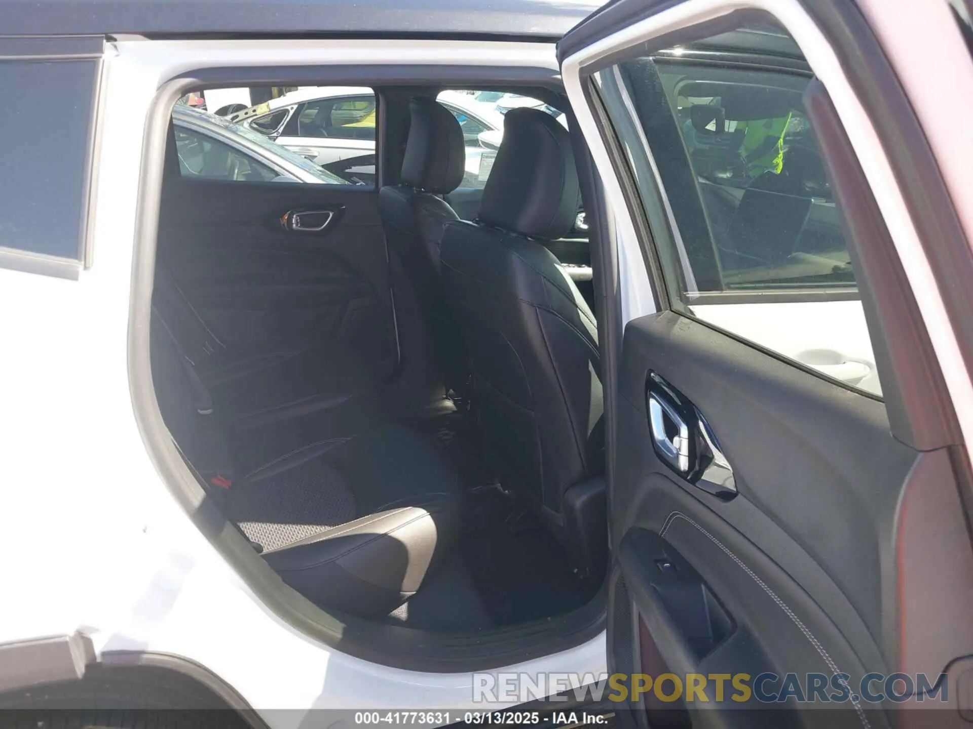 8 Photograph of a damaged car 3C4NJDBN0RT588081 JEEP COMPASS 2024