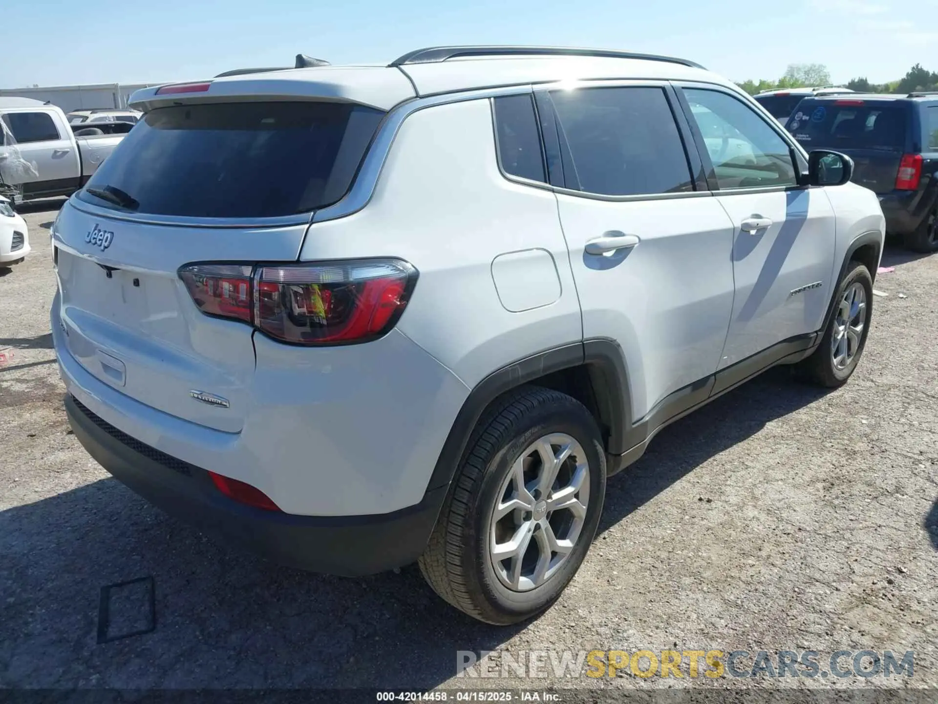 4 Photograph of a damaged car 3C4NJDBN1RT109571 JEEP COMPASS 2024