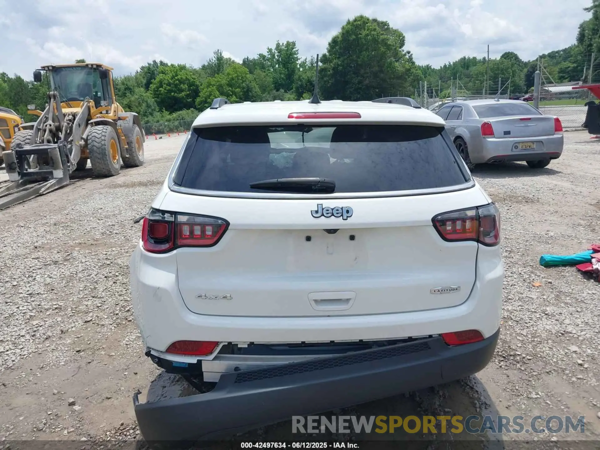 16 Photograph of a damaged car 3C4NJDBN1RT132767 JEEP COMPASS 2024