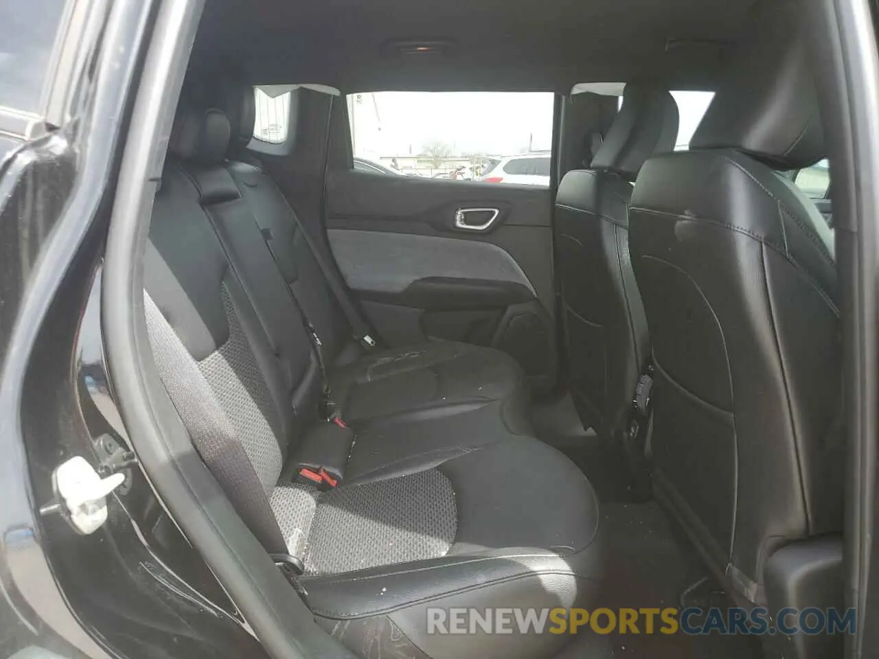 11 Photograph of a damaged car 3C4NJDBN1RT579521 JEEP COMPASS 2024