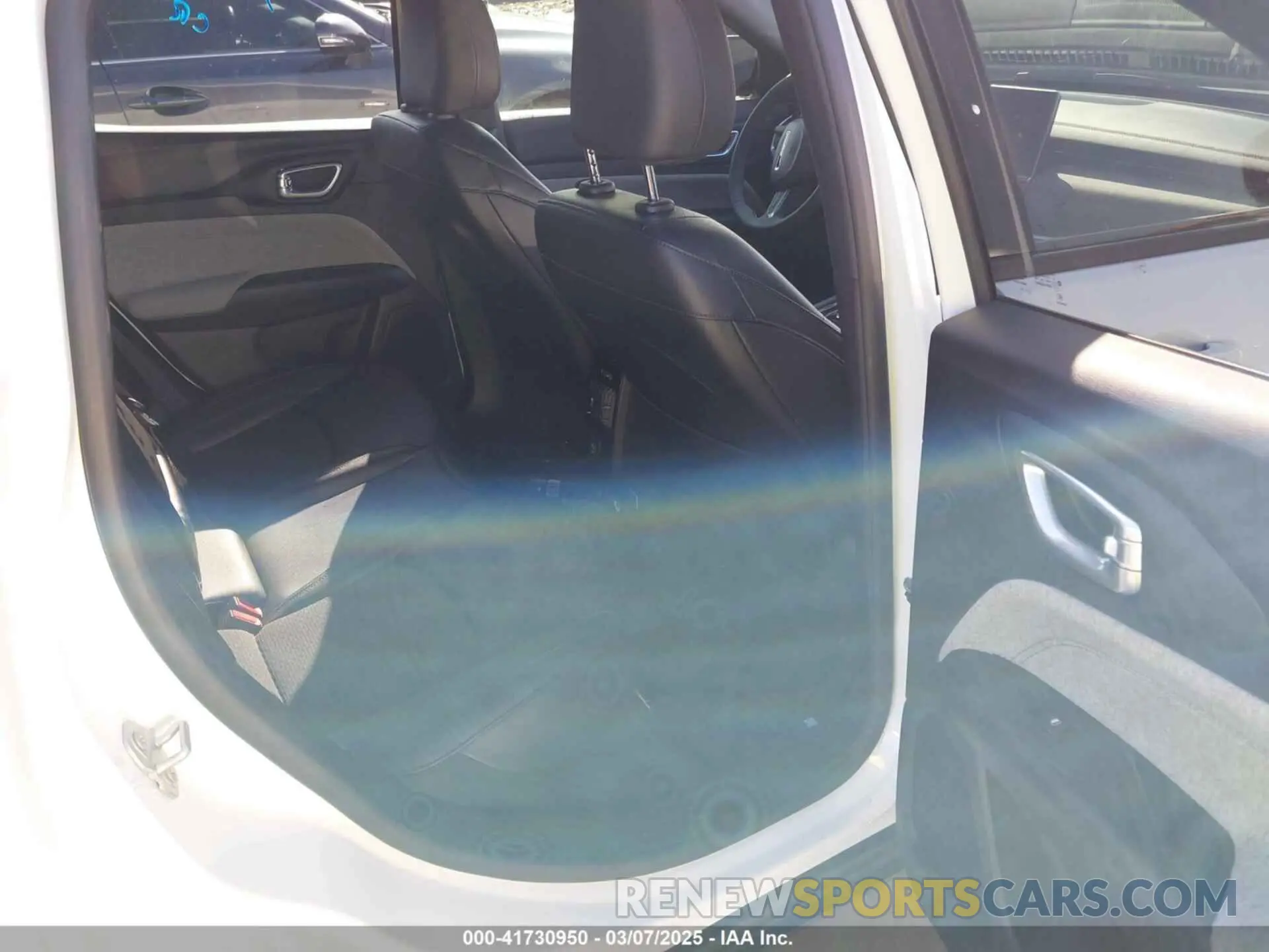 8 Photograph of a damaged car 3C4NJDBN2RT112575 JEEP COMPASS 2024