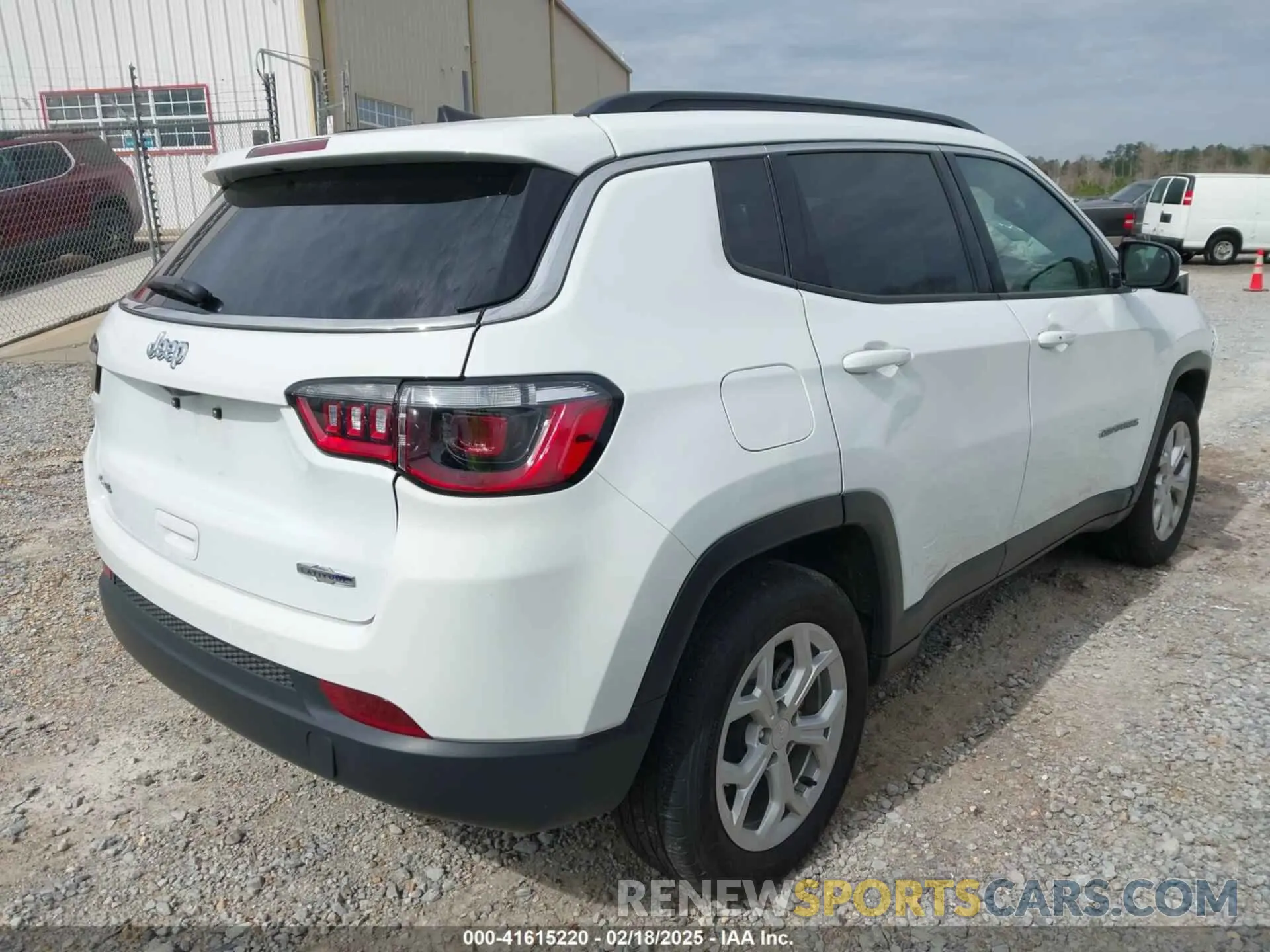 4 Photograph of a damaged car 3C4NJDBN2RT117985 JEEP COMPASS 2024