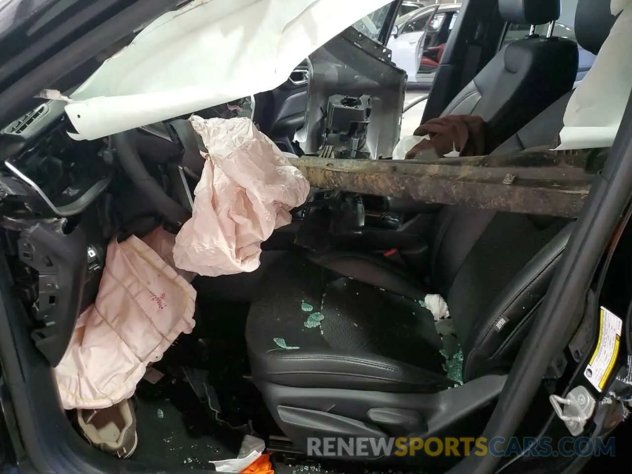 7 Photograph of a damaged car 3C4NJDBN3RT133130 JEEP COMPASS 2024