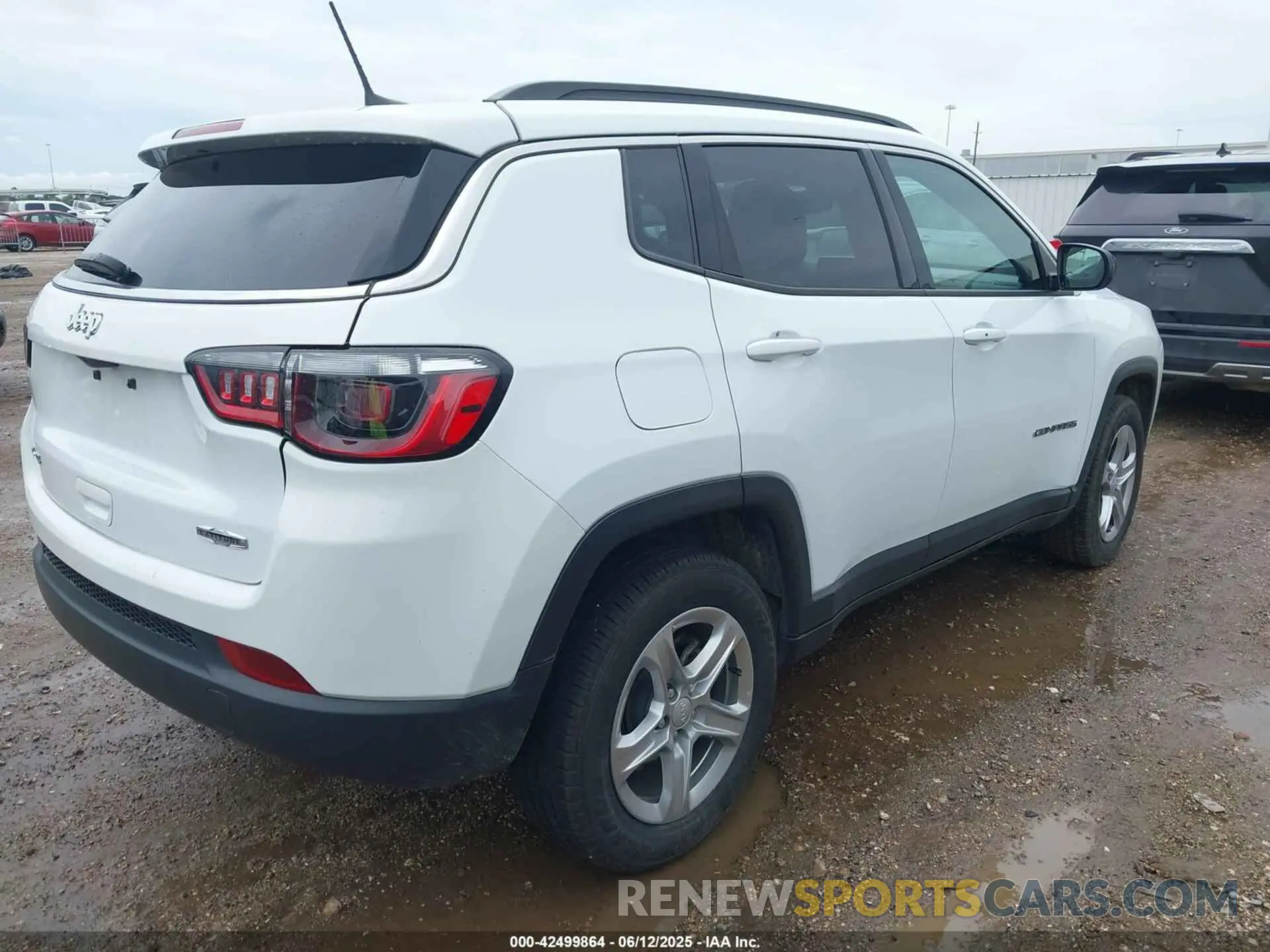 4 Photograph of a damaged car 3C4NJDBN3RT597390 JEEP COMPASS 2024