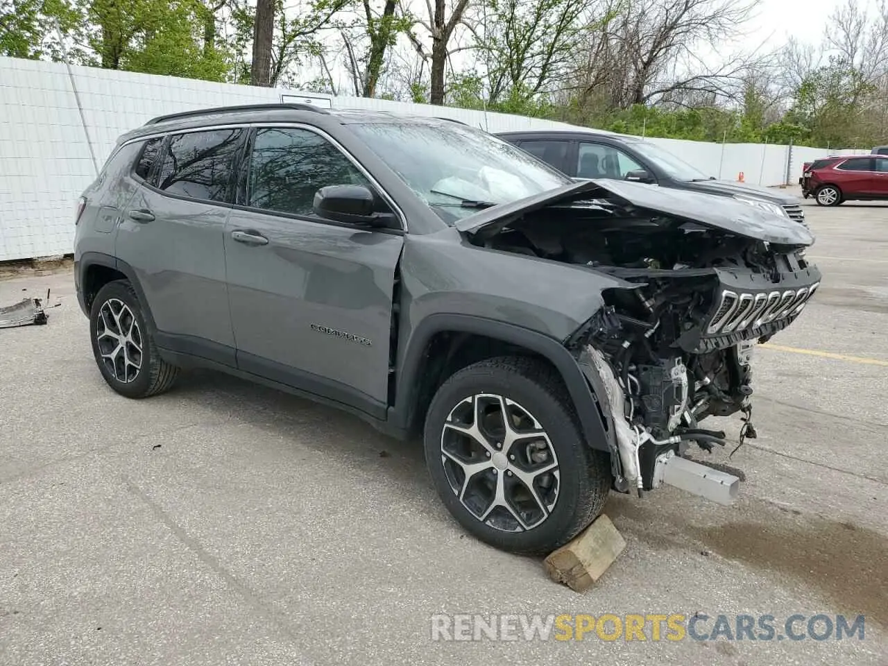 4 Photograph of a damaged car 3C4NJDBN3RT606072 JEEP COMPASS 2024