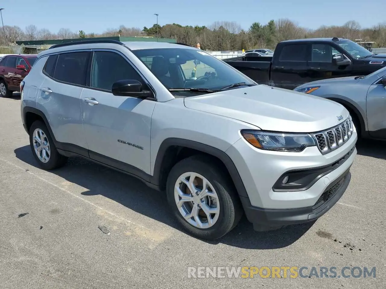 4 Photograph of a damaged car 3C4NJDBN4RT110956 JEEP COMPASS 2024