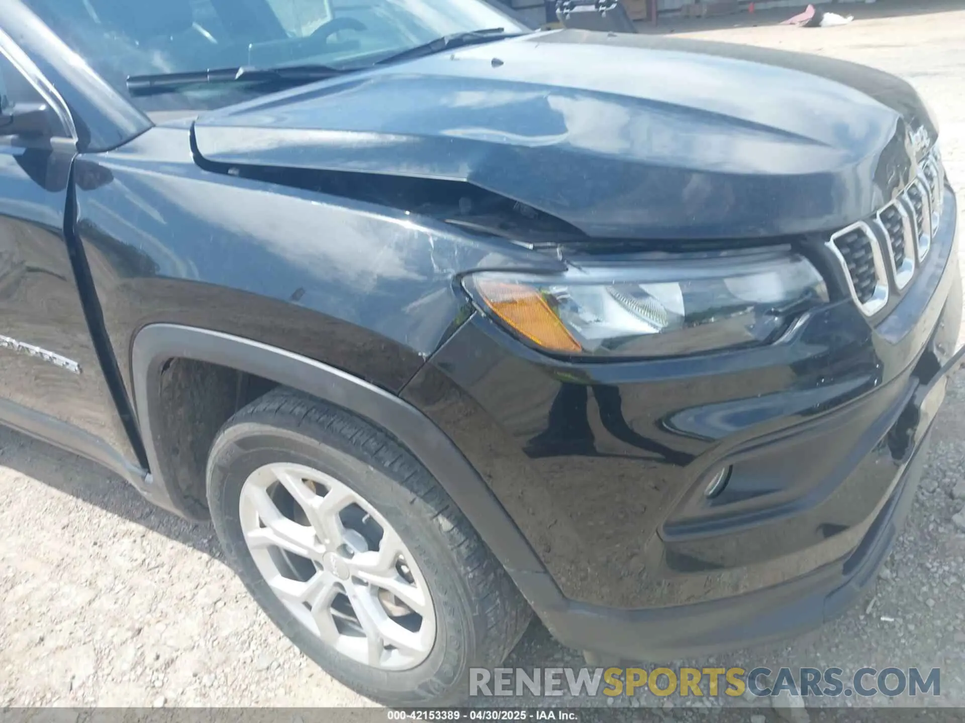 17 Photograph of a damaged car 3C4NJDBN4RT119513 JEEP COMPASS 2024