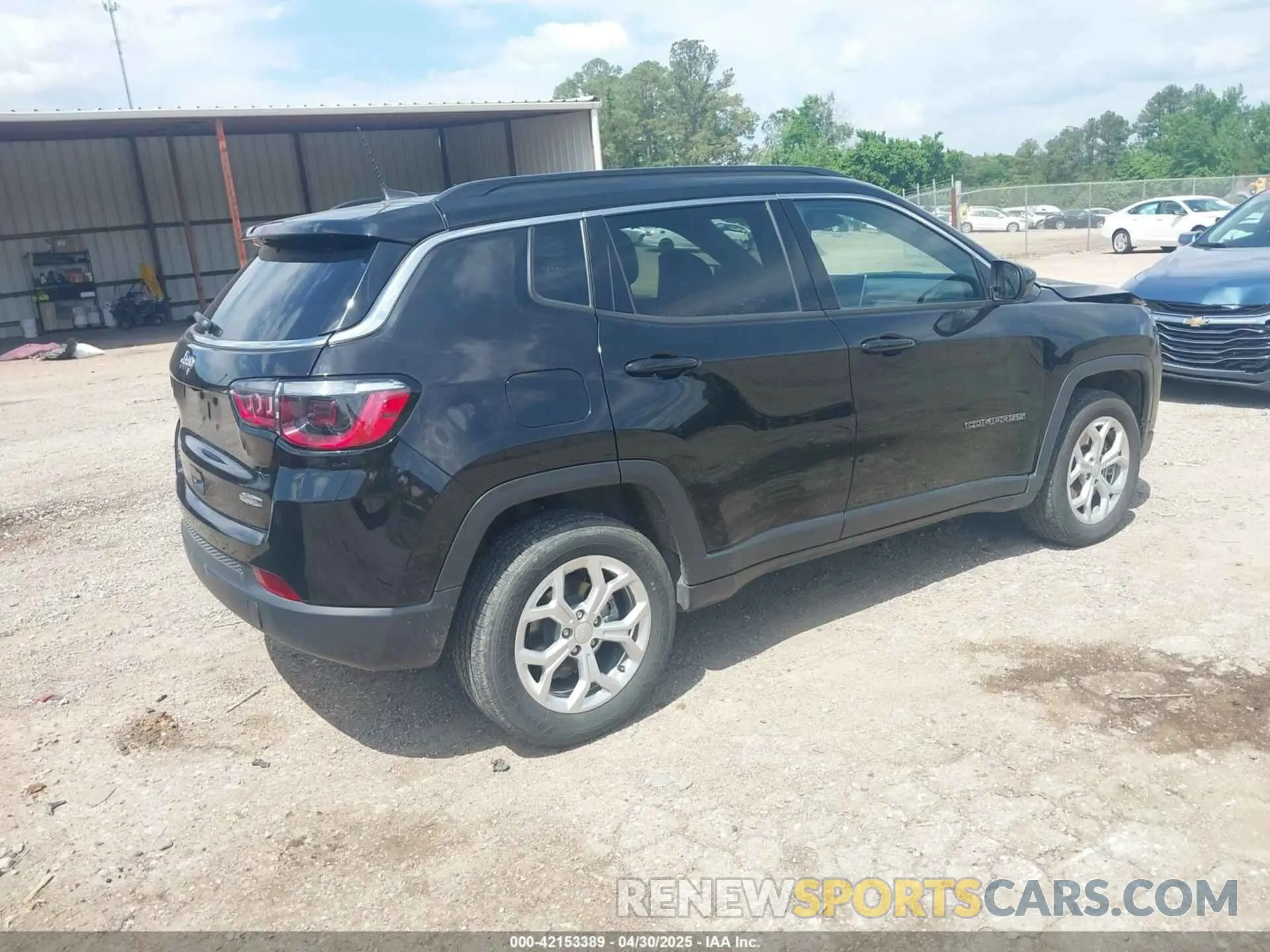 4 Photograph of a damaged car 3C4NJDBN4RT119513 JEEP COMPASS 2024