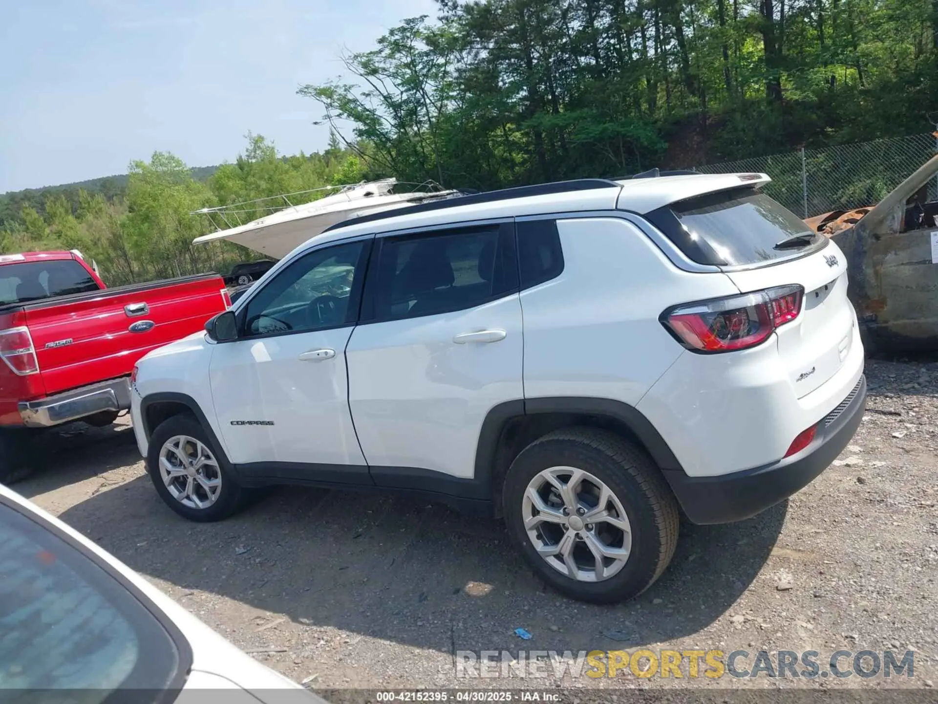 14 Photograph of a damaged car 3C4NJDBN4RT124422 JEEP COMPASS 2024