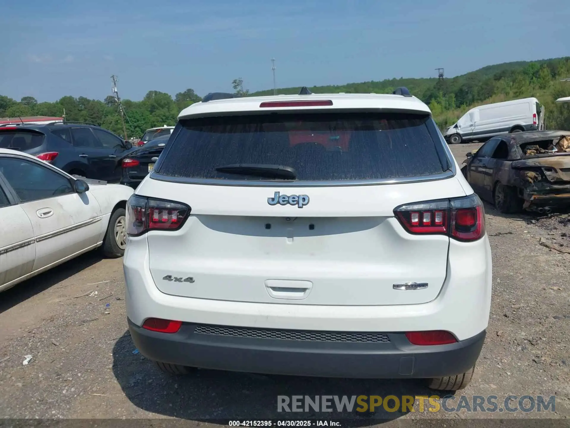 16 Photograph of a damaged car 3C4NJDBN4RT124422 JEEP COMPASS 2024