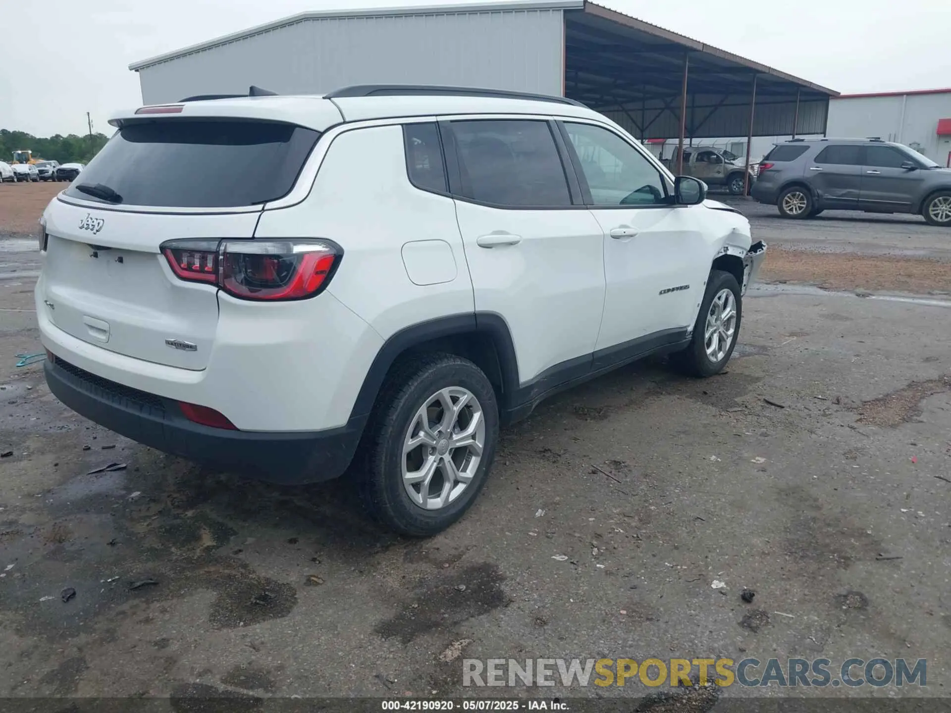4 Photograph of a damaged car 3C4NJDBN5RT100534 JEEP COMPASS 2024