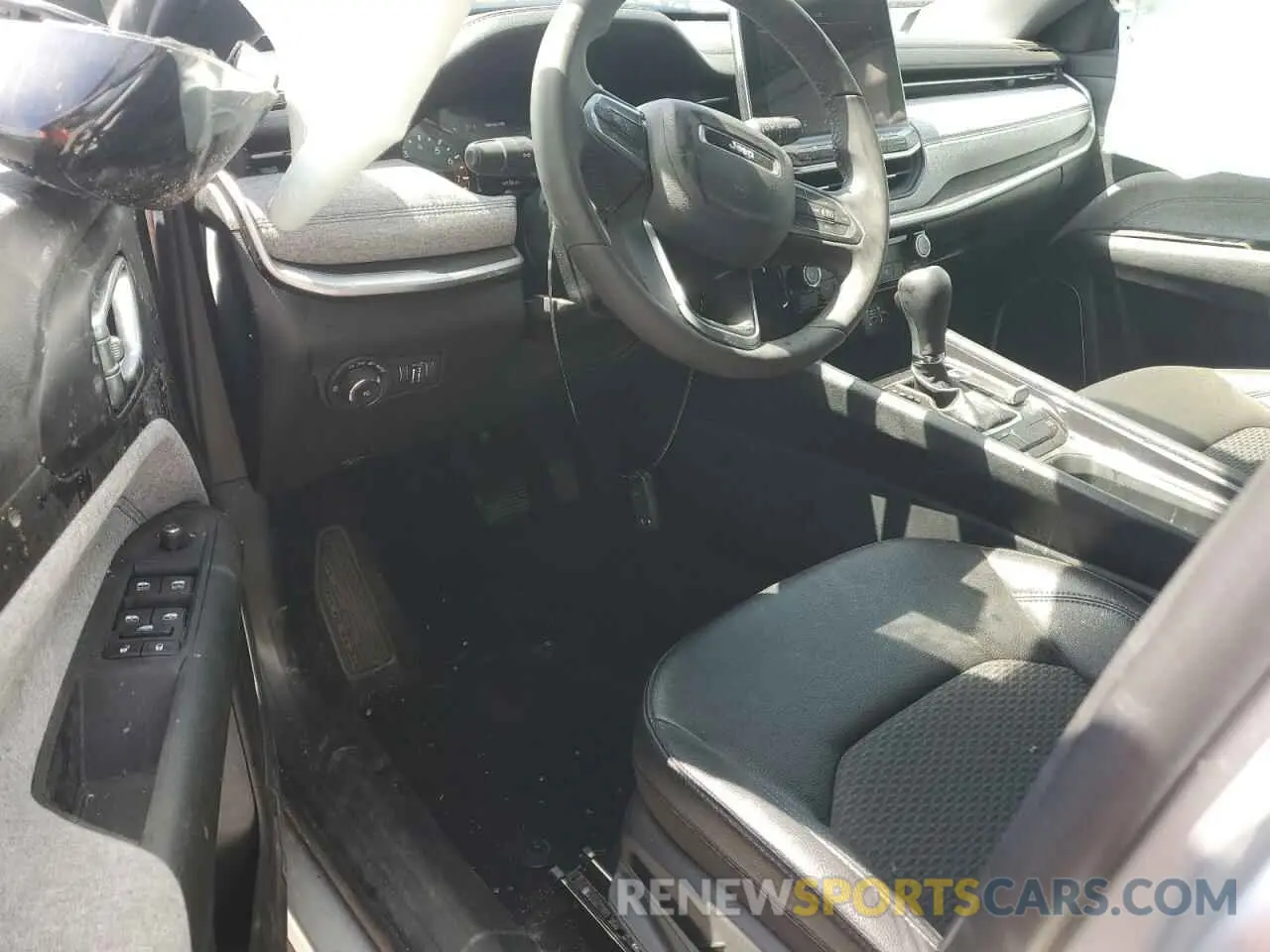 8 Photograph of a damaged car 3C4NJDBN5RT114739 JEEP COMPASS 2024