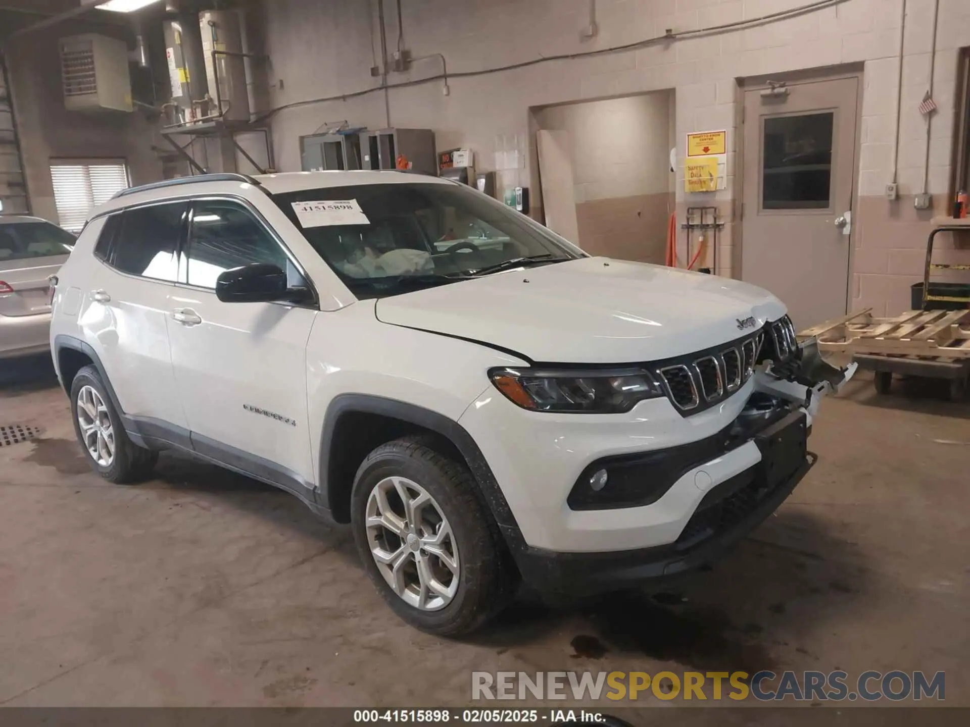 1 Photograph of a damaged car 3C4NJDBN5RT115759 JEEP COMPASS 2024