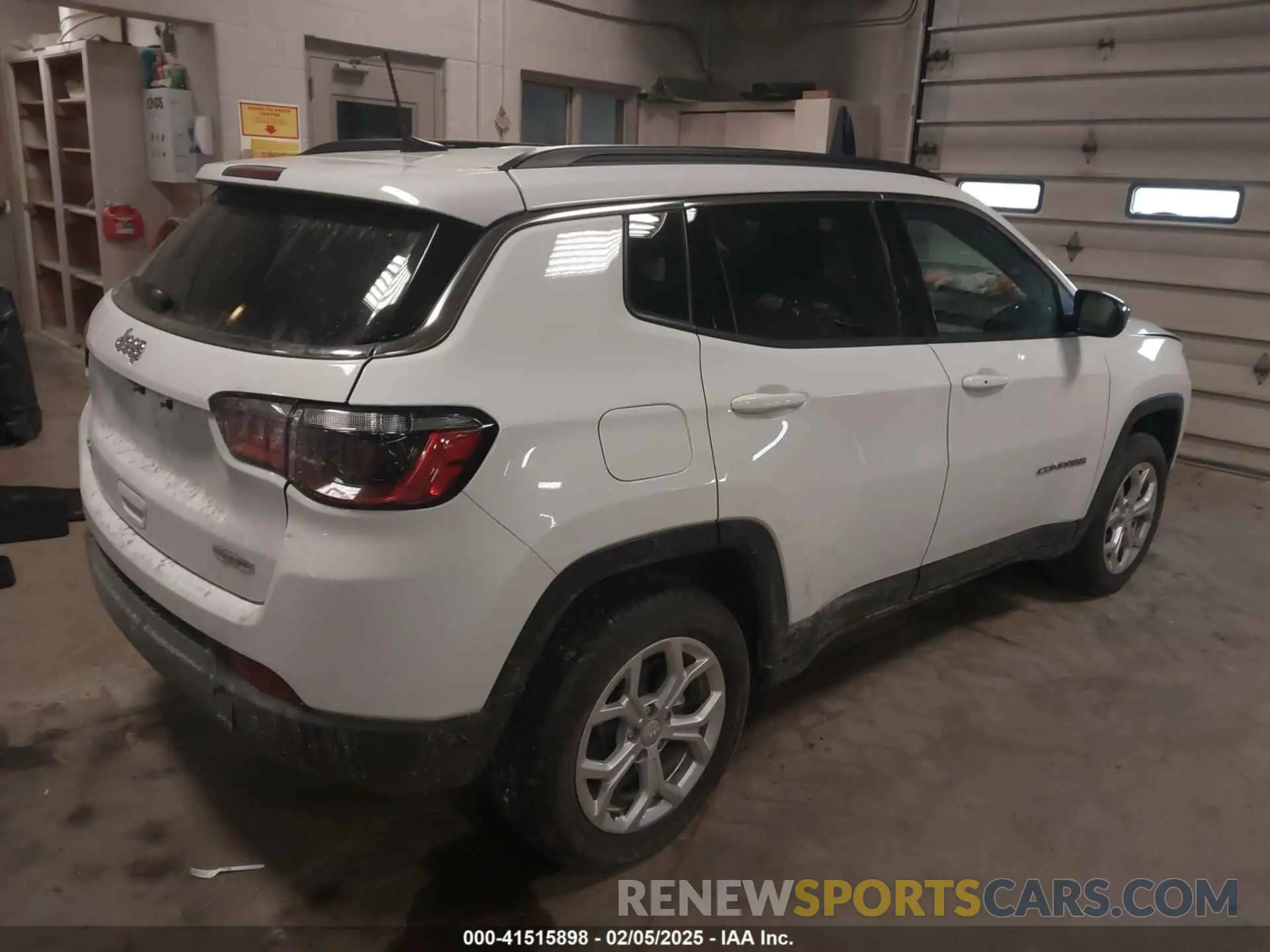 4 Photograph of a damaged car 3C4NJDBN5RT115759 JEEP COMPASS 2024