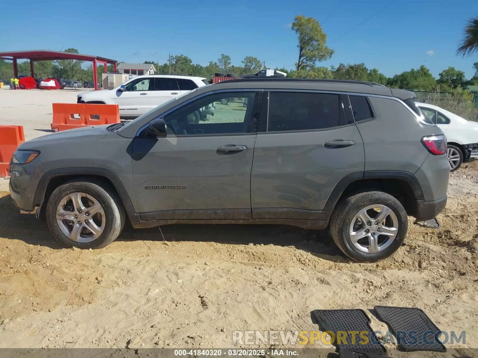 15 Photograph of a damaged car 3C4NJDBN5RT586715 JEEP COMPASS 2024