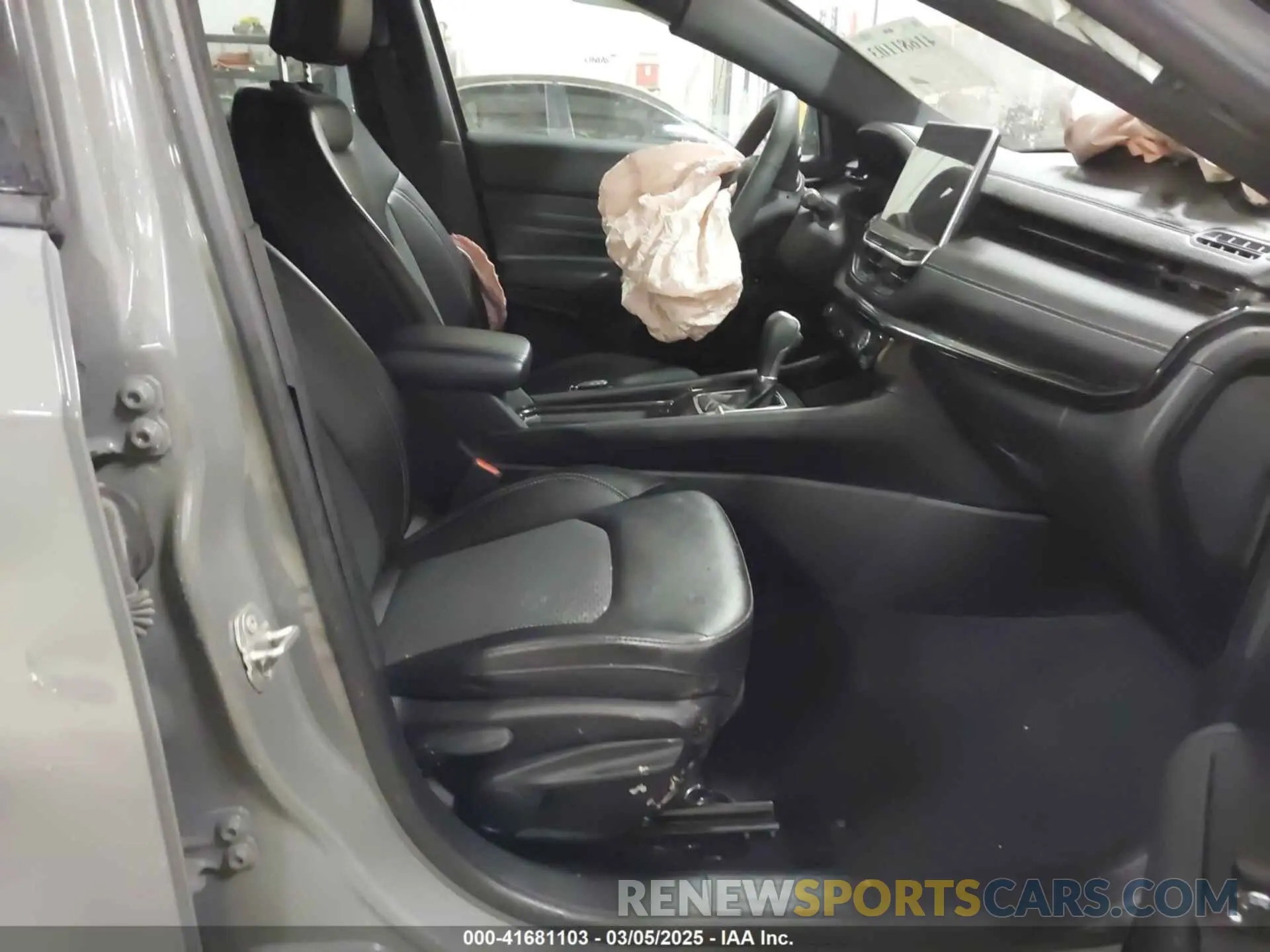 5 Photograph of a damaged car 3C4NJDBN5RT588075 JEEP COMPASS 2024