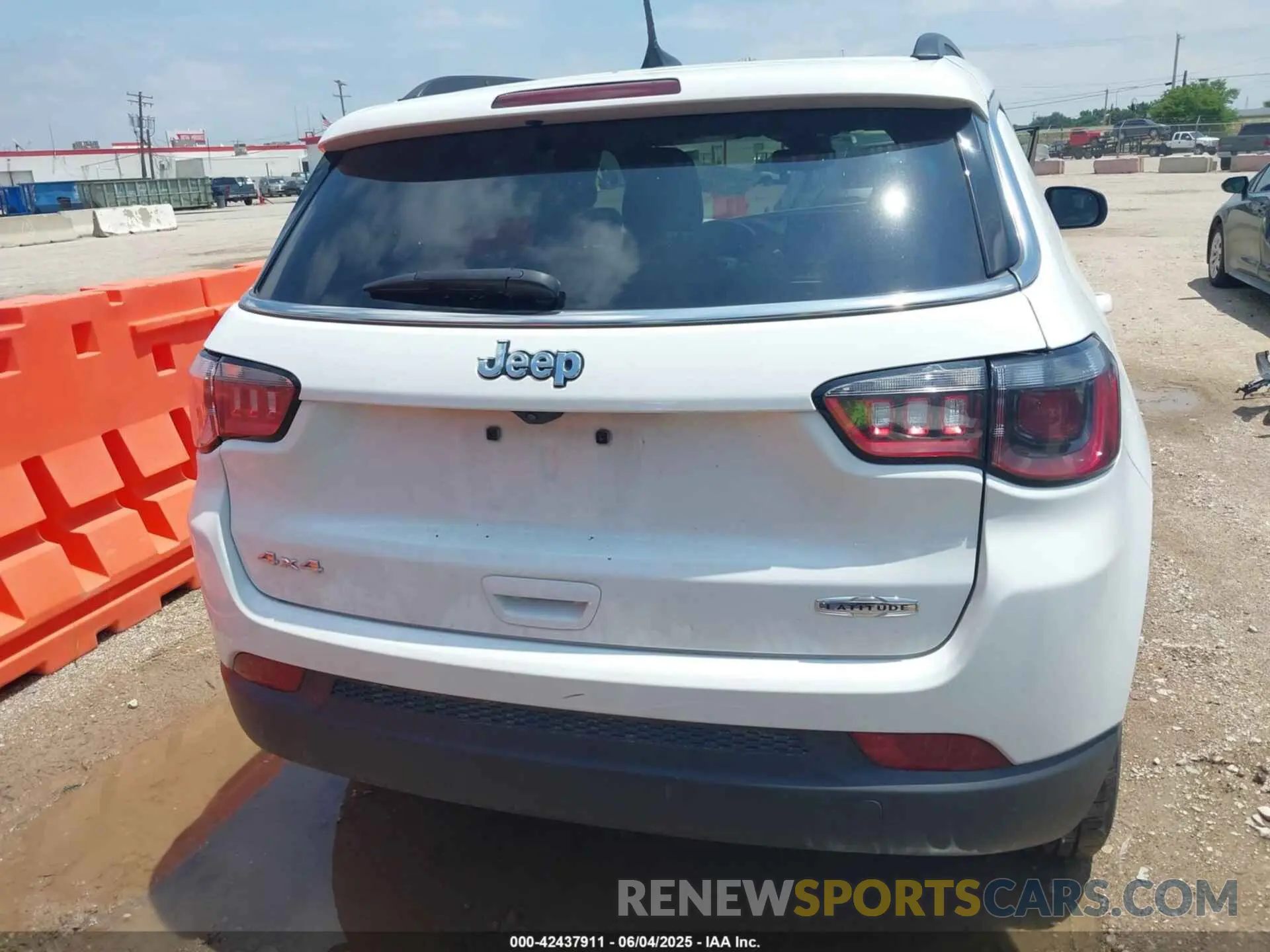 16 Photograph of a damaged car 3C4NJDBN6RT132814 JEEP COMPASS 2024