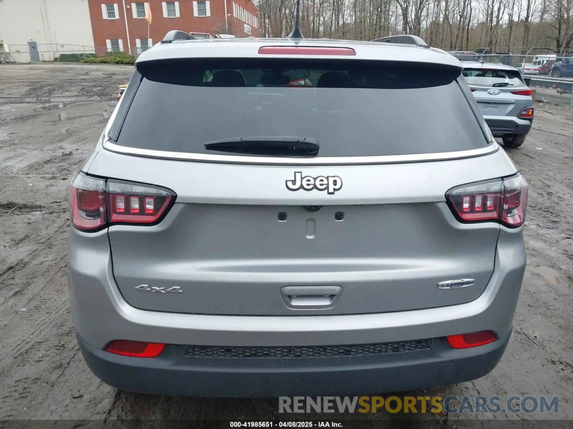 17 Photograph of a damaged car 3C4NJDBN6RT598985 JEEP COMPASS 2024