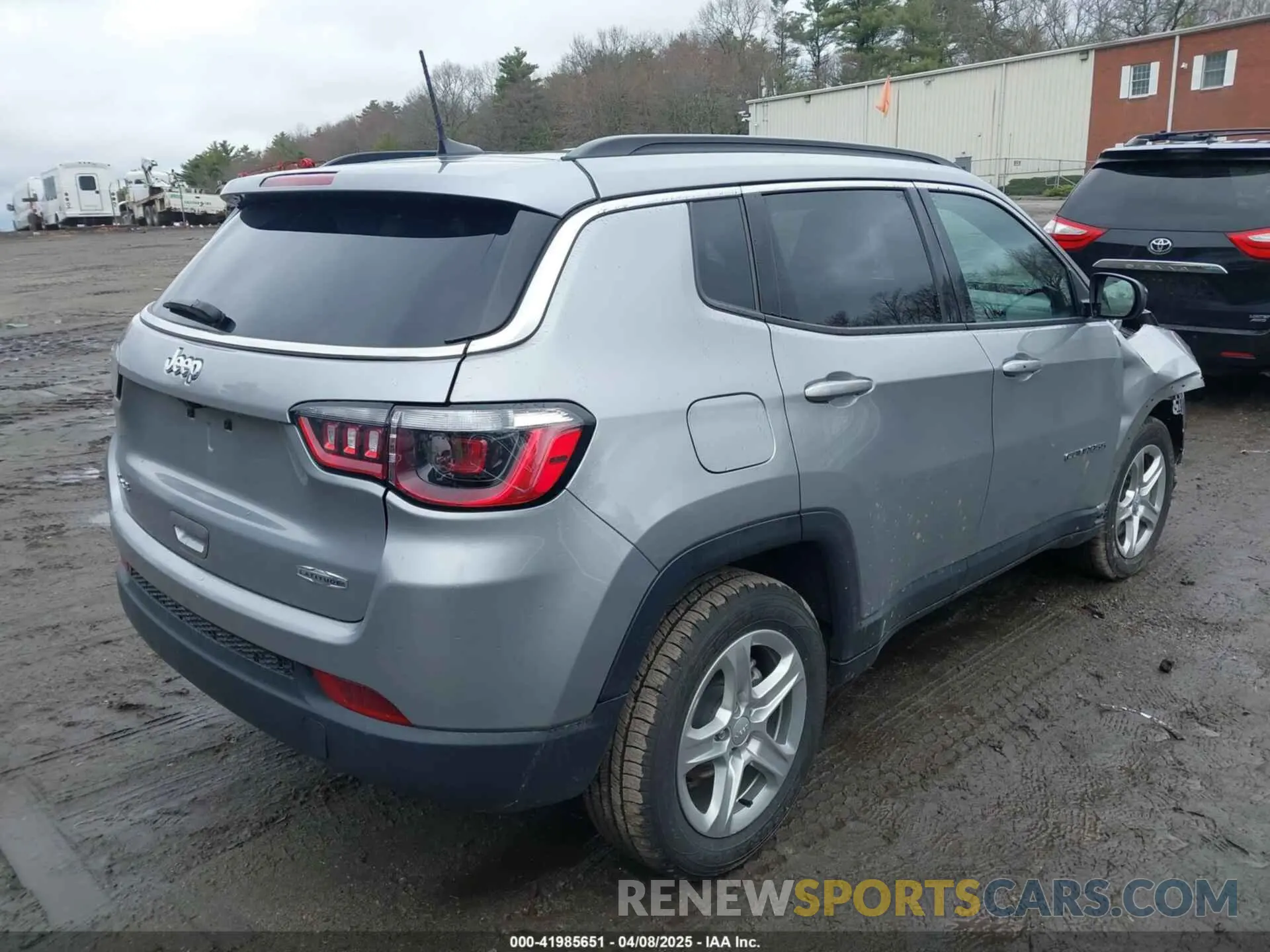 4 Photograph of a damaged car 3C4NJDBN6RT598985 JEEP COMPASS 2024