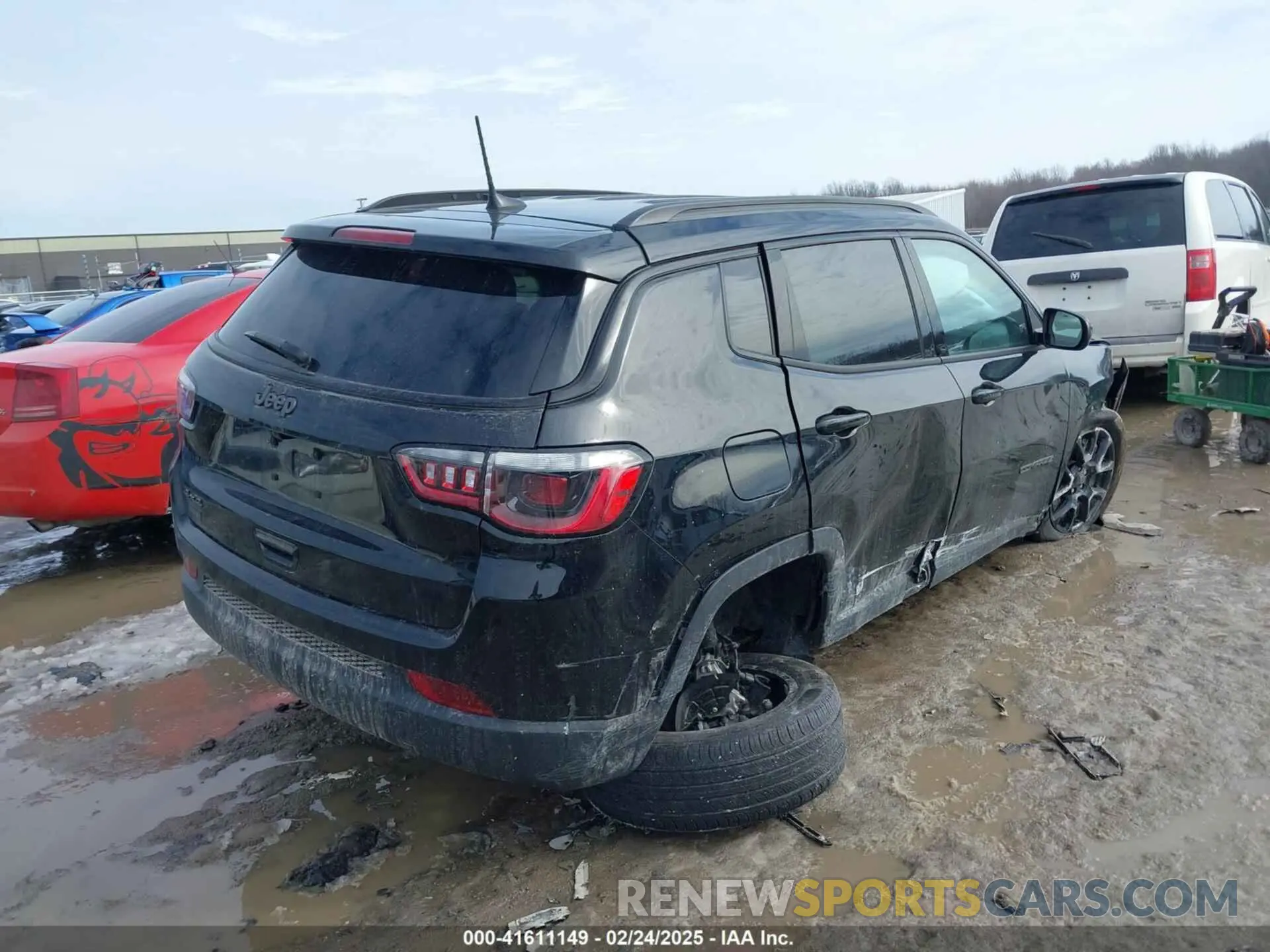 4 Photograph of a damaged car 3C4NJDBN7RT104603 JEEP COMPASS 2024