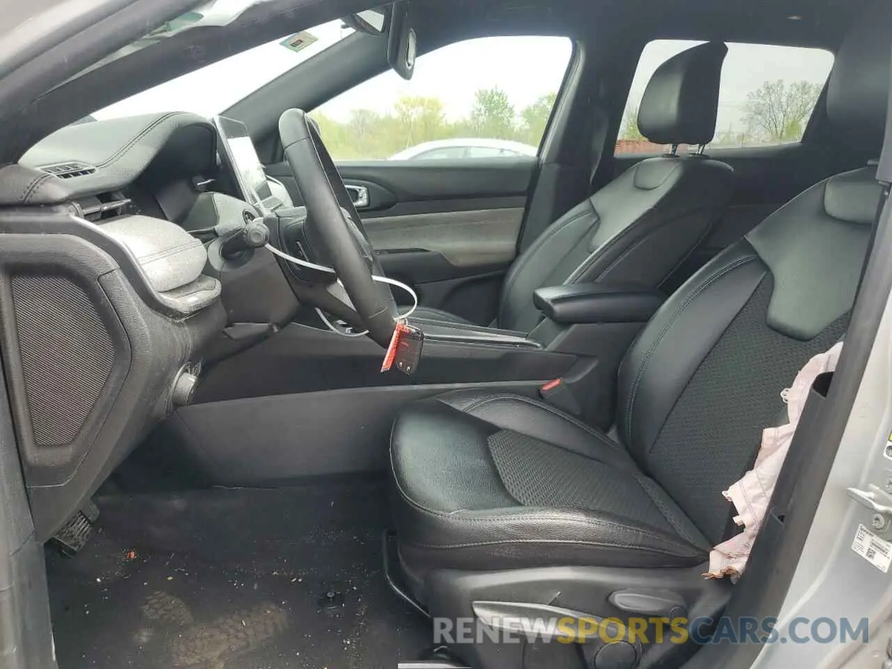 7 Photograph of a damaged car 3C4NJDBN7RT107047 JEEP COMPASS 2024