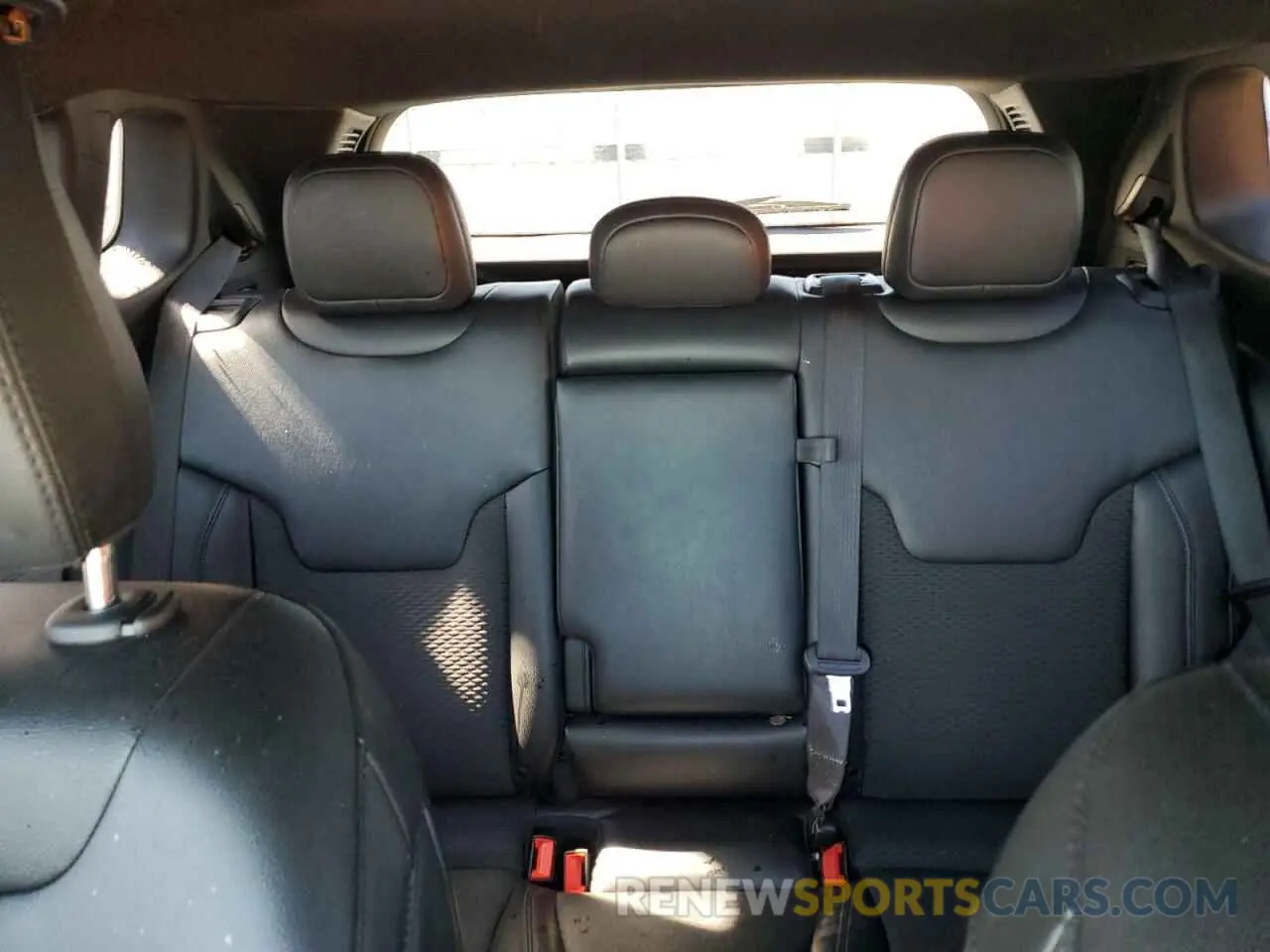 10 Photograph of a damaged car 3C4NJDBN7RT113186 JEEP COMPASS 2024