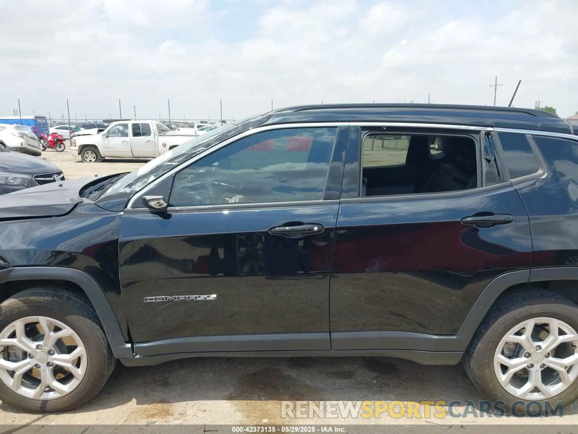 14 Photograph of a damaged car 3C4NJDBN7RT127556 JEEP COMPASS 2024