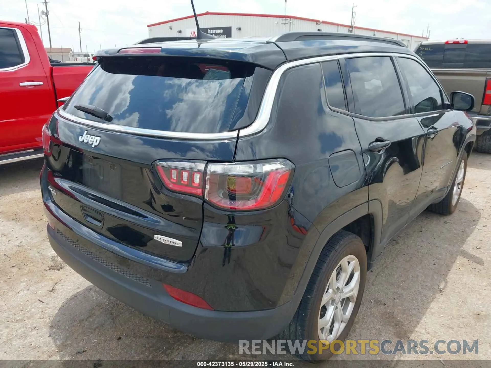 4 Photograph of a damaged car 3C4NJDBN7RT127556 JEEP COMPASS 2024