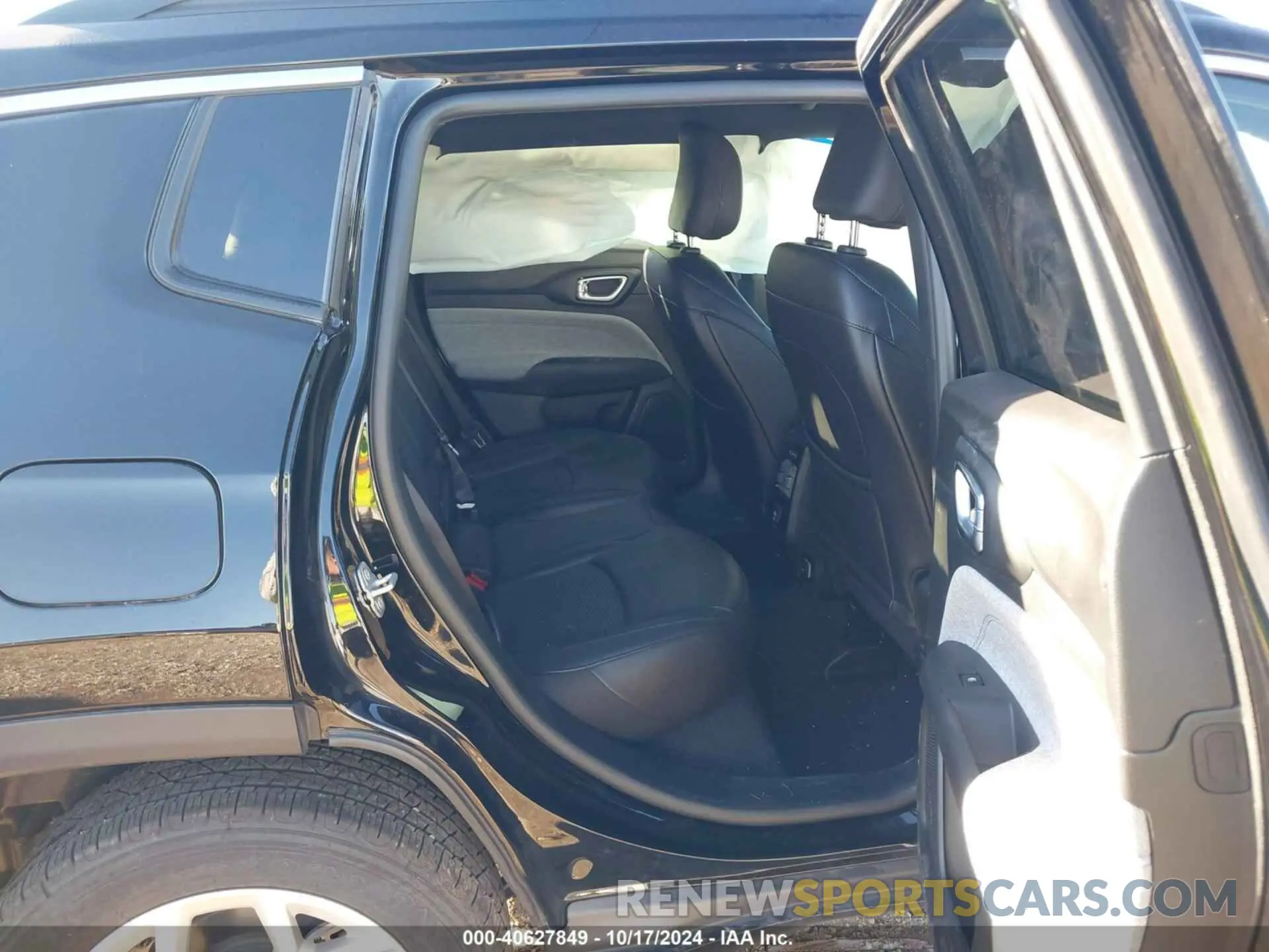 8 Photograph of a damaged car 3C4NJDBN7RT152277 JEEP COMPASS 2024