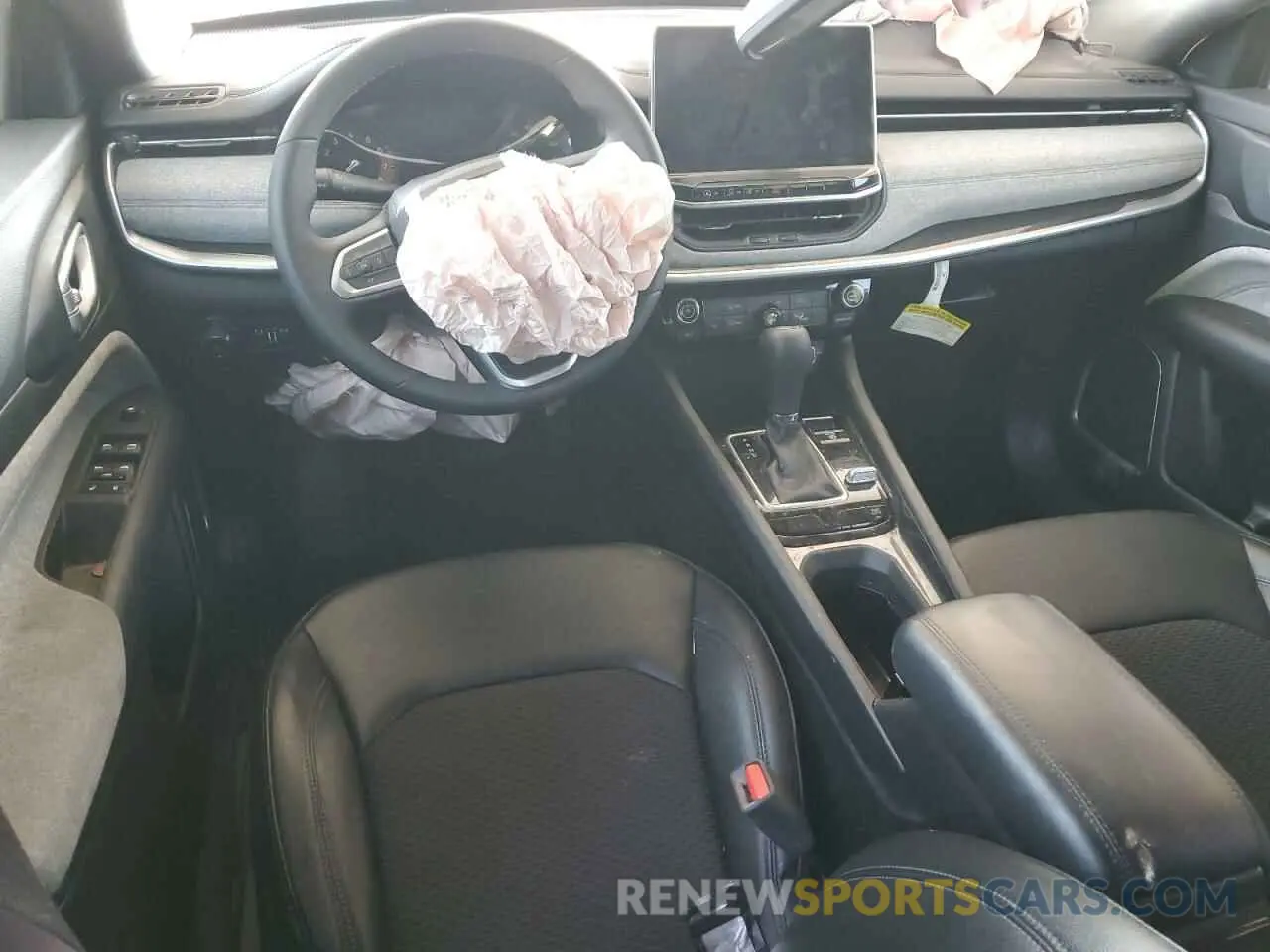 8 Photograph of a damaged car 3C4NJDBN7RT170021 JEEP COMPASS 2024