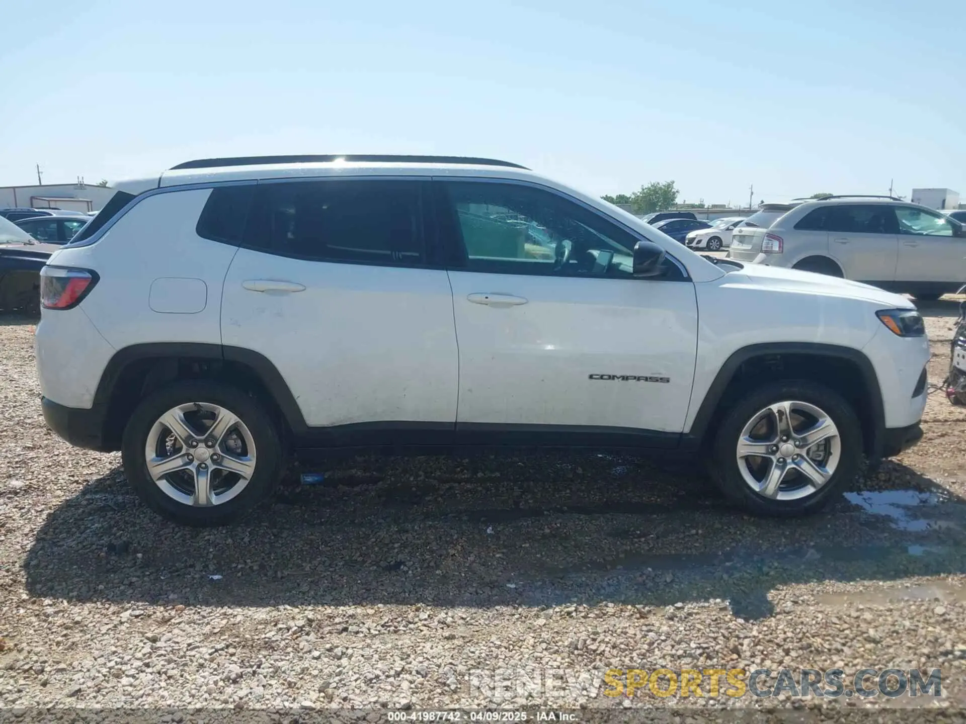 13 Photograph of a damaged car 3C4NJDBN7RT606611 JEEP COMPASS 2024