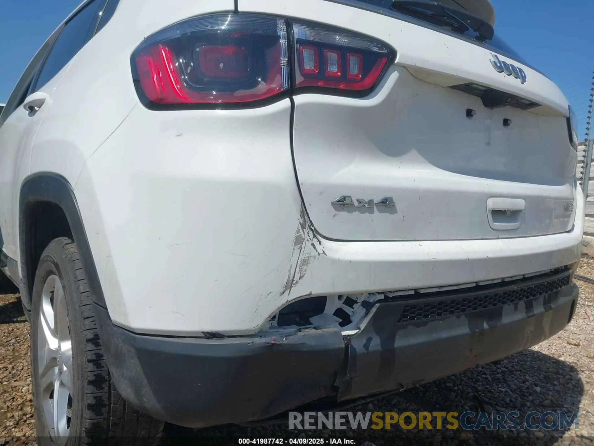 6 Photograph of a damaged car 3C4NJDBN7RT606611 JEEP COMPASS 2024