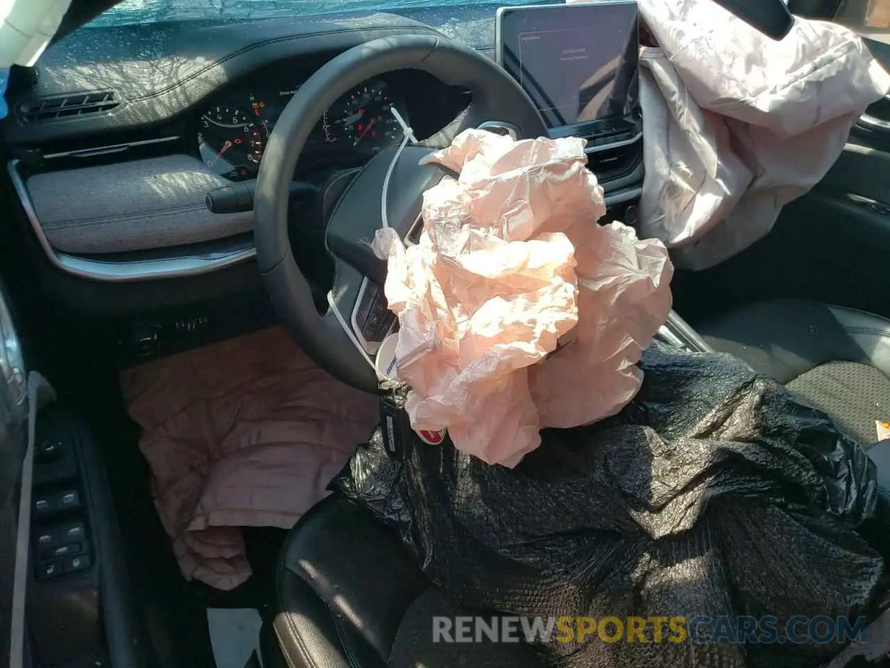 8 Photograph of a damaged car 3C4NJDBN8RT114072 JEEP COMPASS 2024