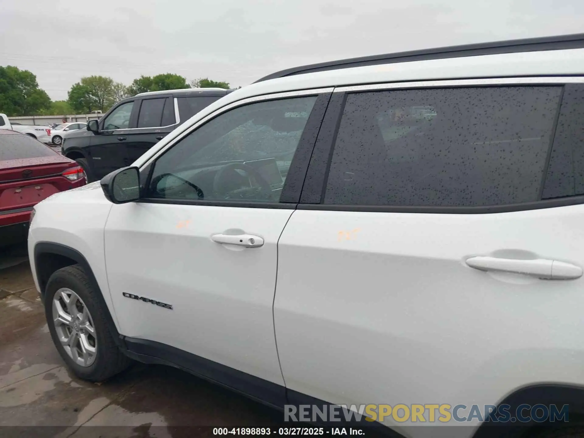 14 Photograph of a damaged car 3C4NJDBN8RT160288 JEEP COMPASS 2024