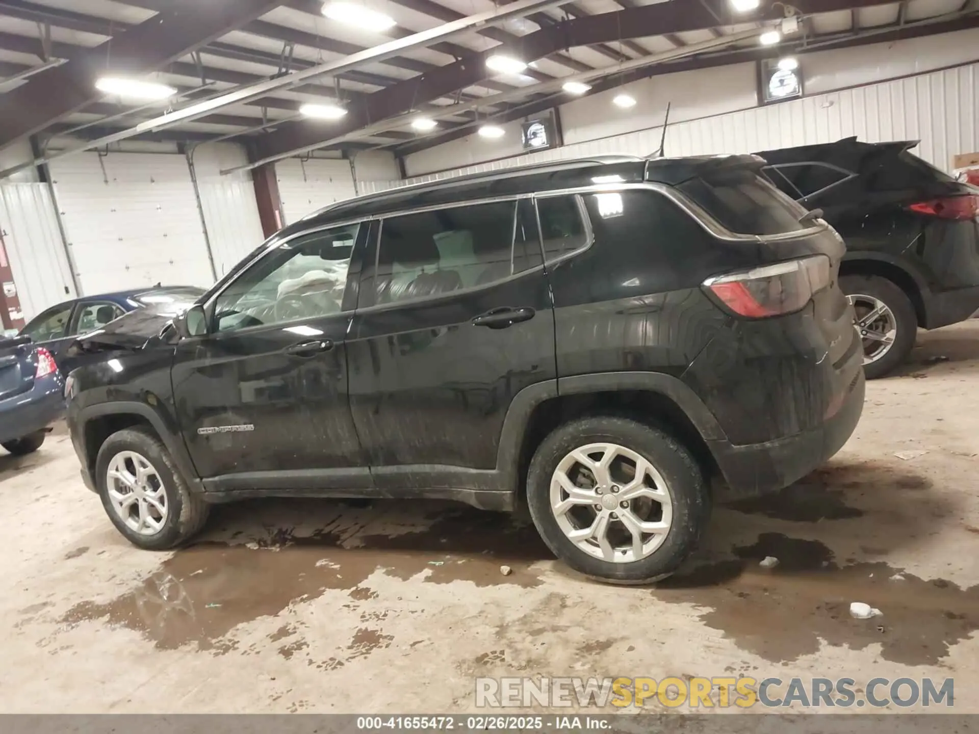 14 Photograph of a damaged car 3C4NJDBNXRT104014 JEEP COMPASS 2024