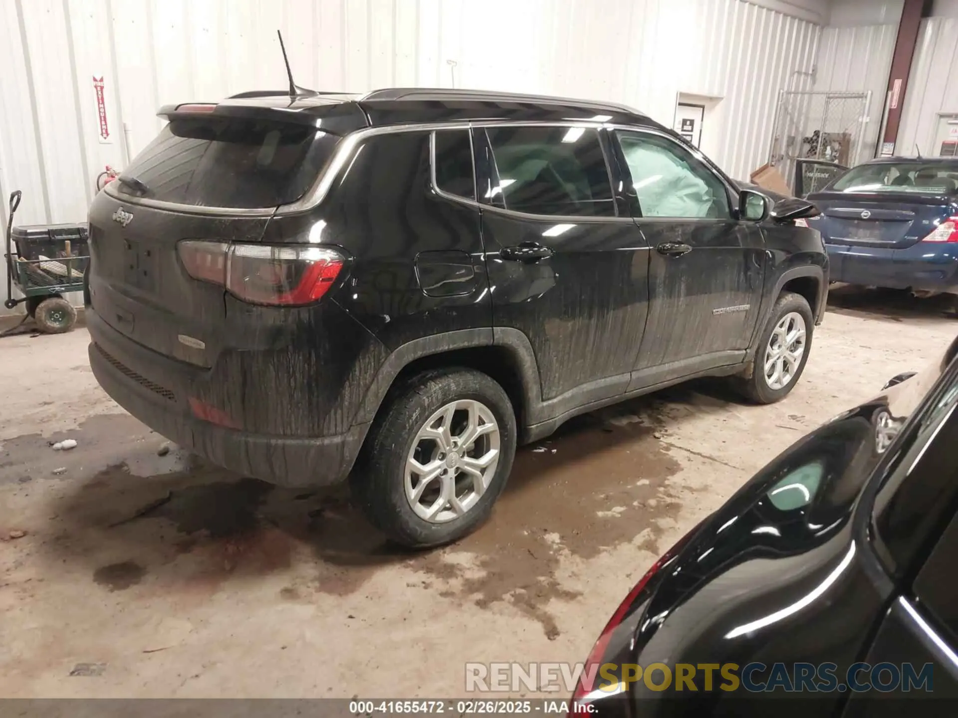 4 Photograph of a damaged car 3C4NJDBNXRT104014 JEEP COMPASS 2024