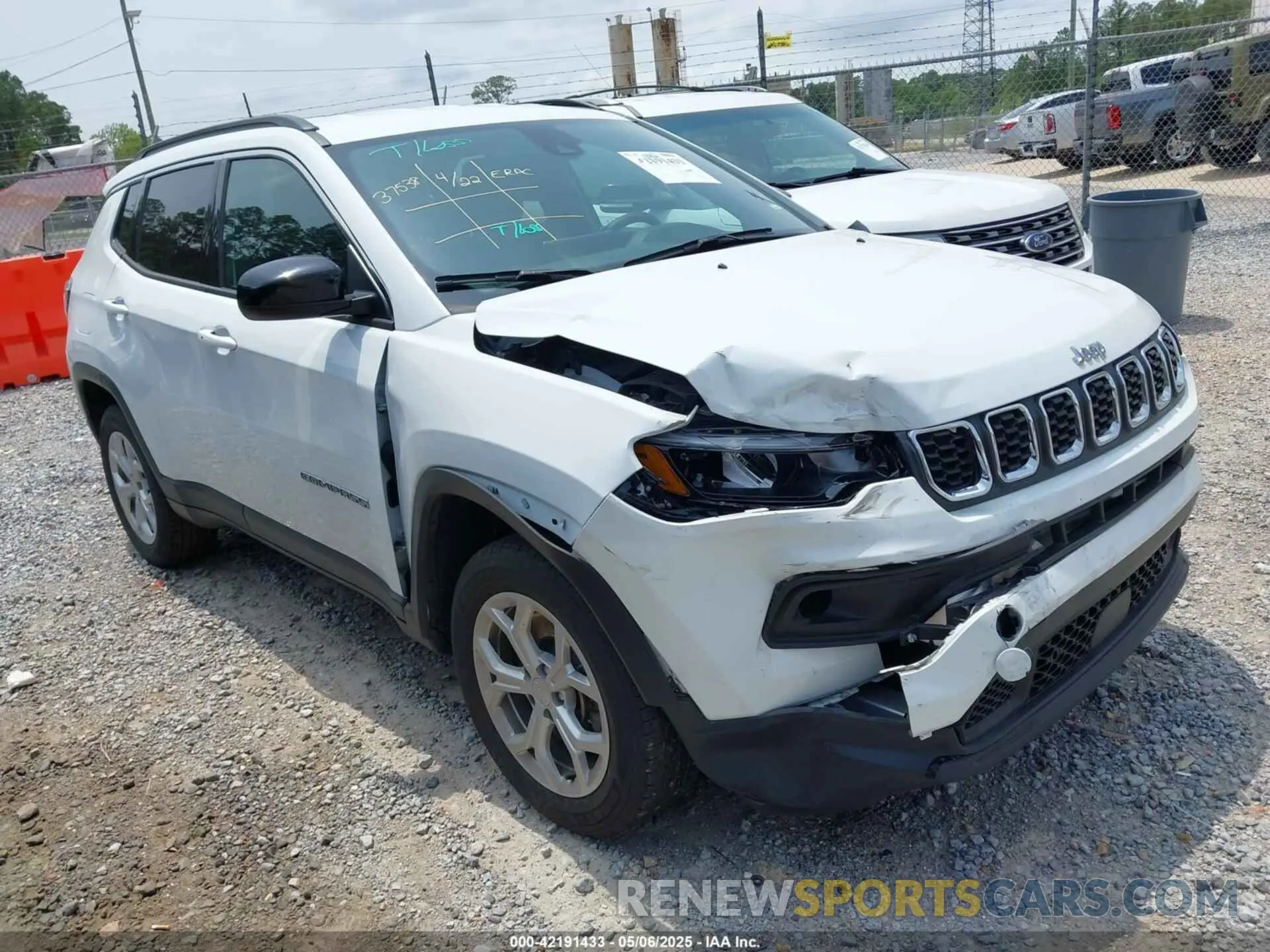 1 Photograph of a damaged car 3C4NJDBNXRT119192 JEEP COMPASS 2024