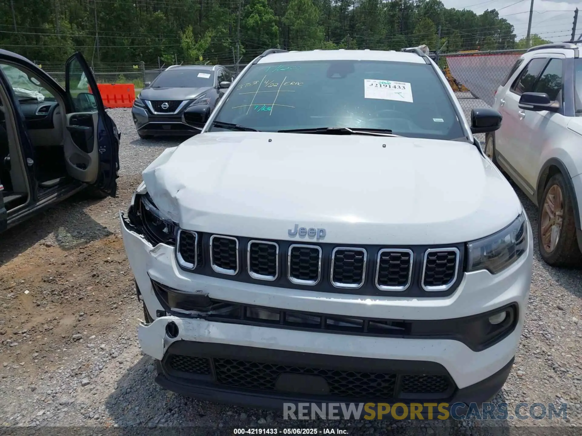6 Photograph of a damaged car 3C4NJDBNXRT119192 JEEP COMPASS 2024