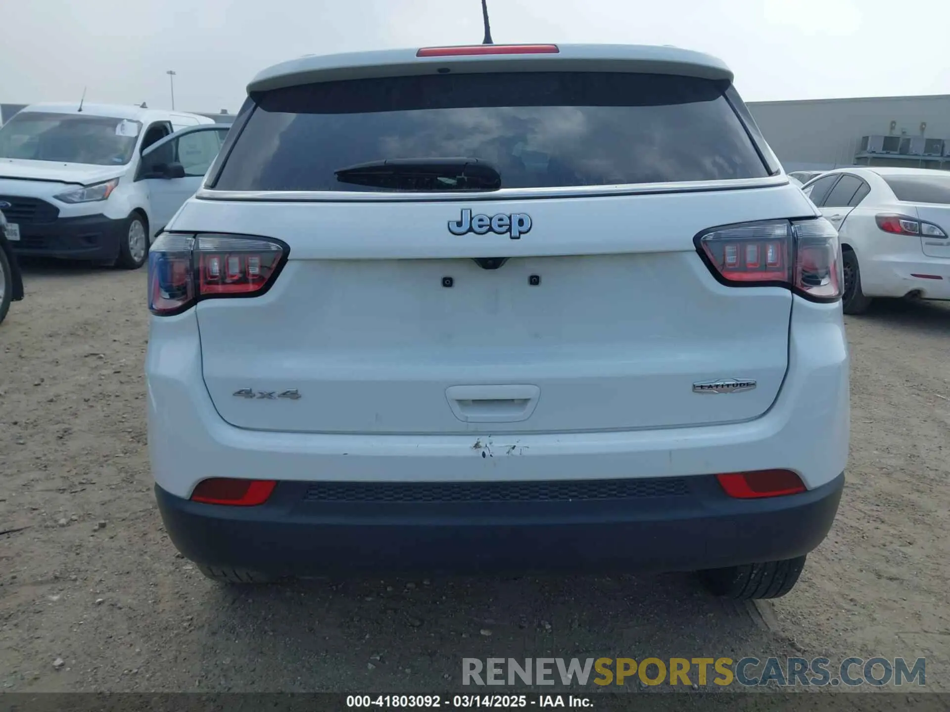 17 Photograph of a damaged car 3C4NJDBNXRT119533 JEEP COMPASS 2024
