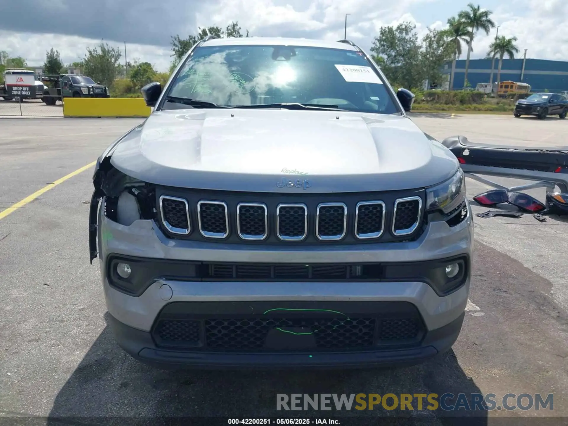 6 Photograph of a damaged car 3C4NJDBNXRT598763 JEEP COMPASS 2024