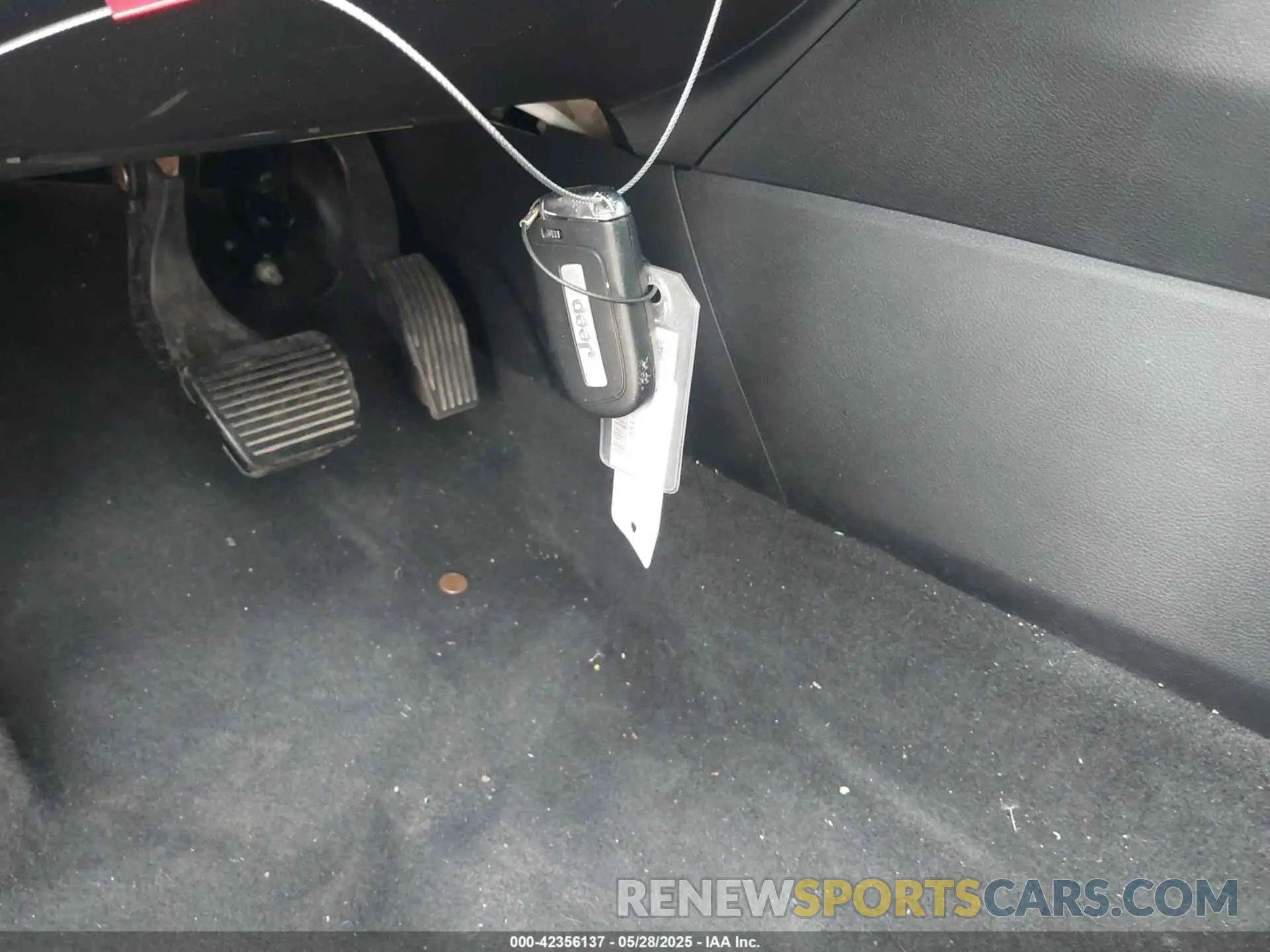 11 Photograph of a damaged car 3C4NJDBNXRT603959 JEEP COMPASS 2024
