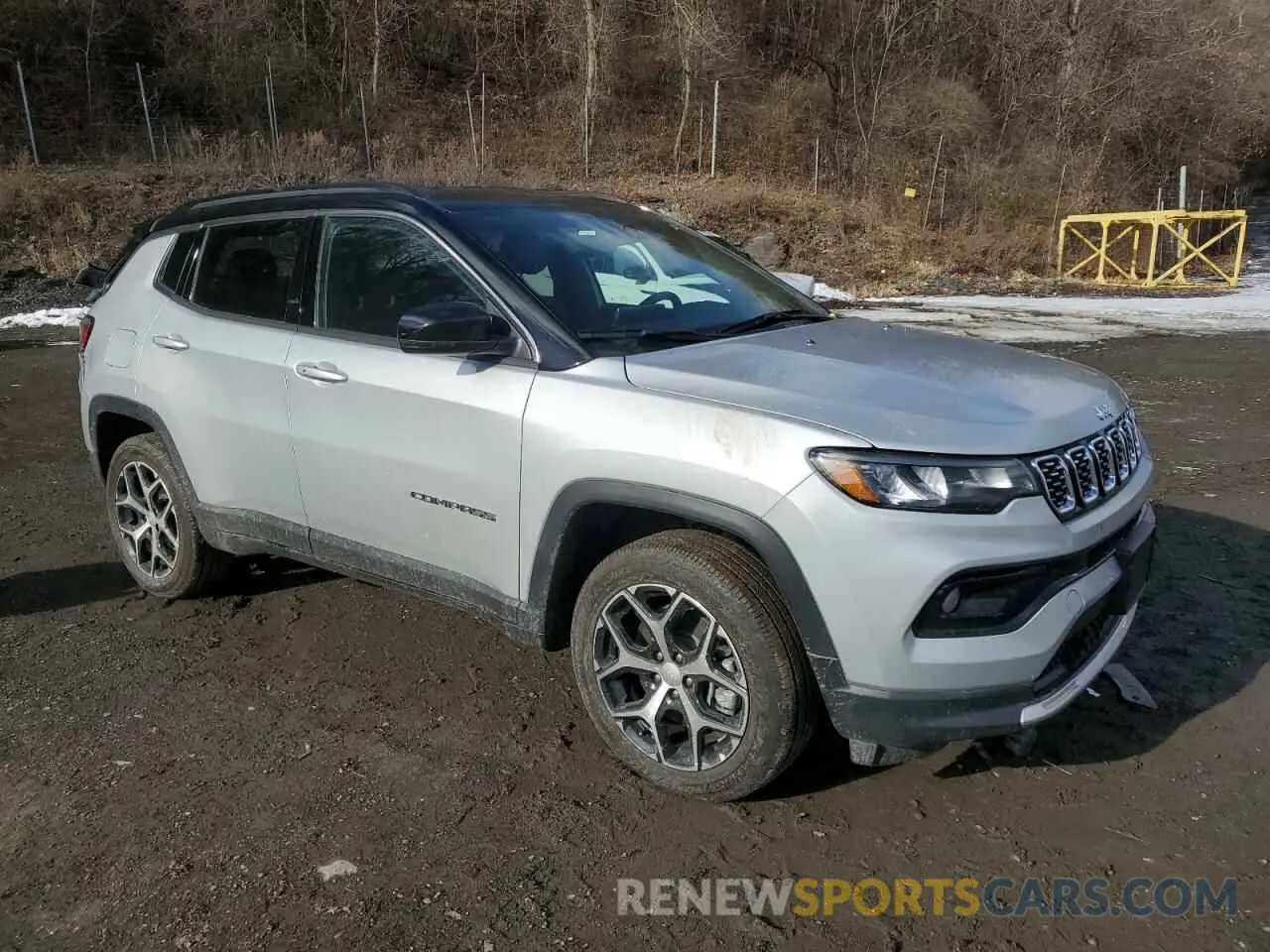 4 Photograph of a damaged car 3C4NJDCN0RT153365 JEEP COMPASS 2024