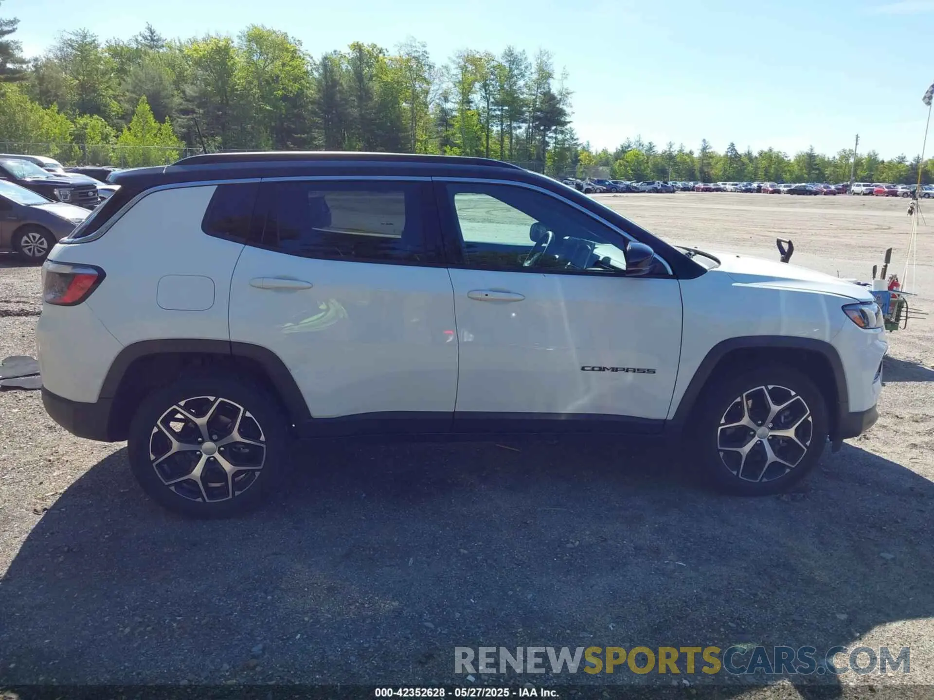13 Photograph of a damaged car 3C4NJDCN0RT164821 JEEP COMPASS 2024
