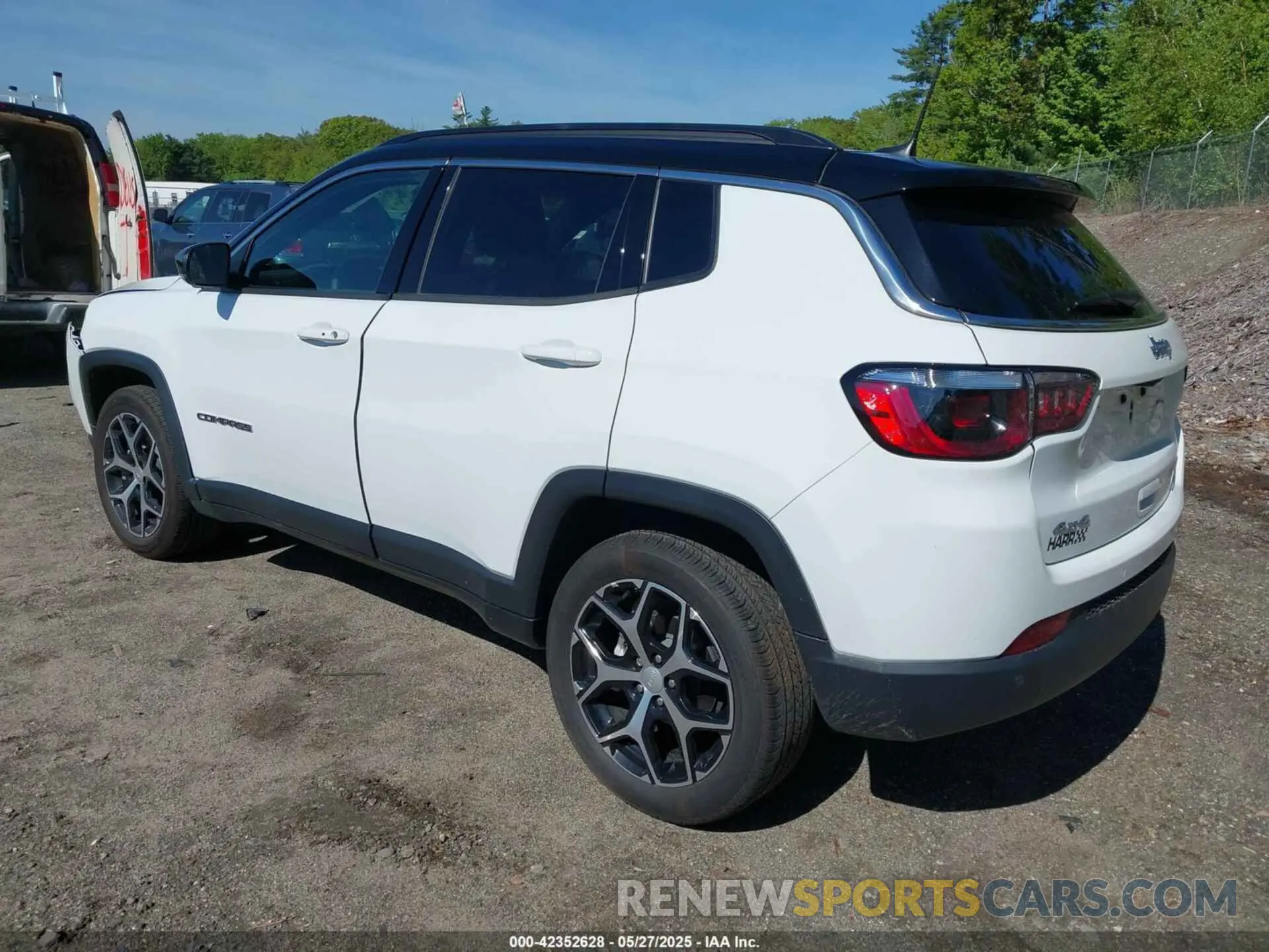 3 Photograph of a damaged car 3C4NJDCN0RT164821 JEEP COMPASS 2024