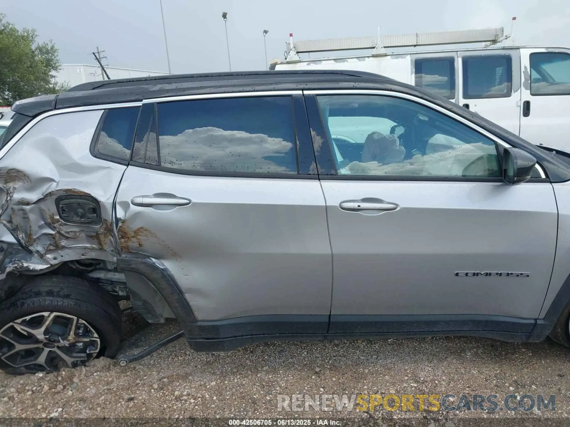 13 Photograph of a damaged car 3C4NJDCN0RT610787 JEEP COMPASS 2024