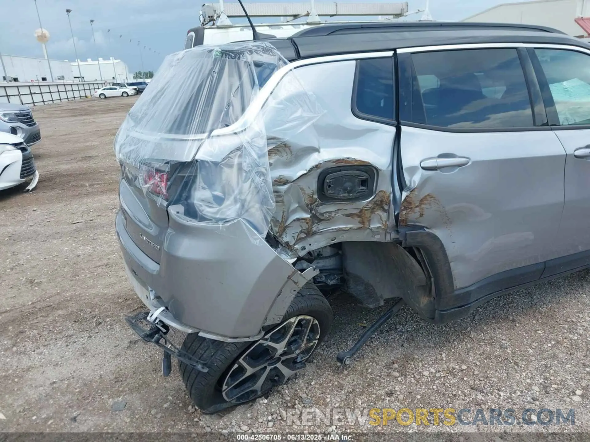 6 Photograph of a damaged car 3C4NJDCN0RT610787 JEEP COMPASS 2024