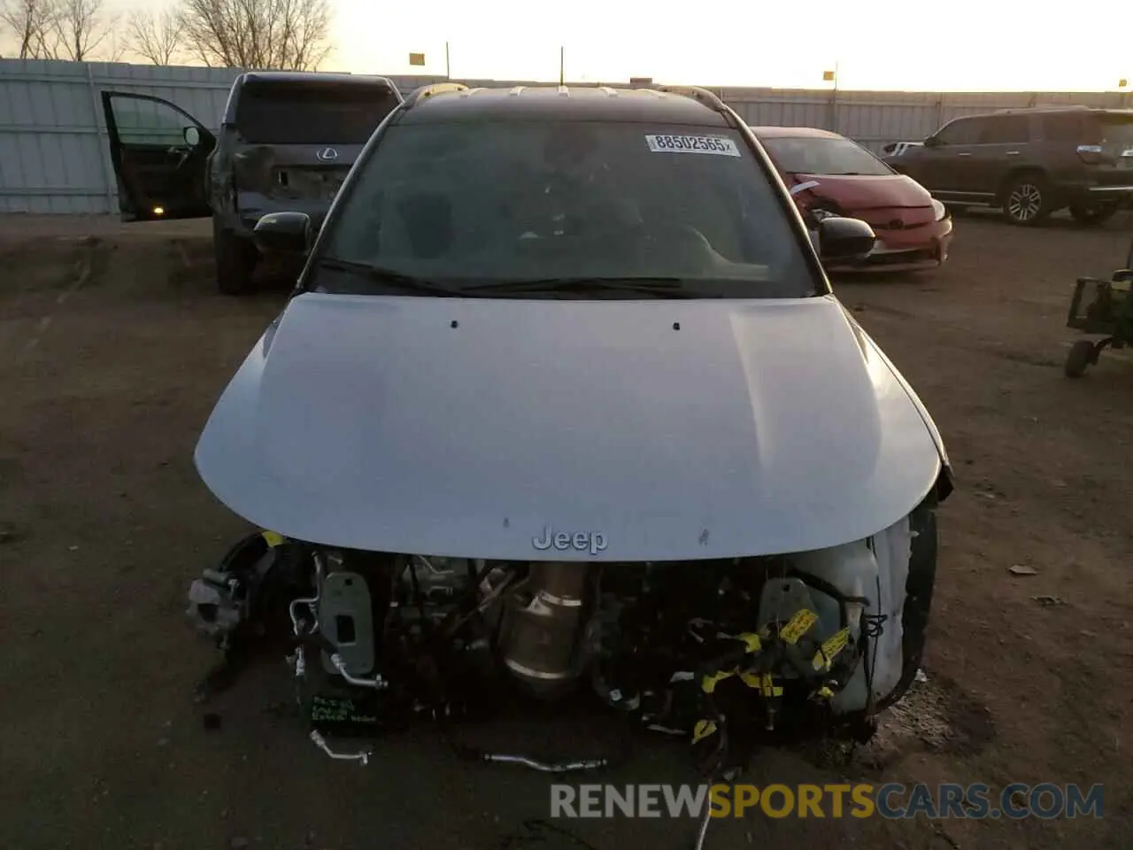5 Photograph of a damaged car 3C4NJDCN1RT112985 JEEP COMPASS 2024