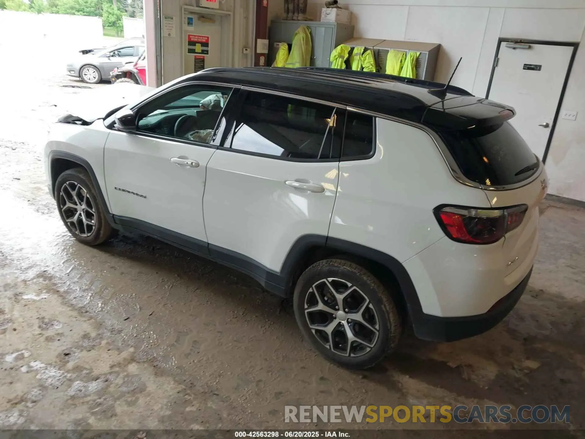 3 Photograph of a damaged car 3C4NJDCN1RT127132 JEEP COMPASS 2024