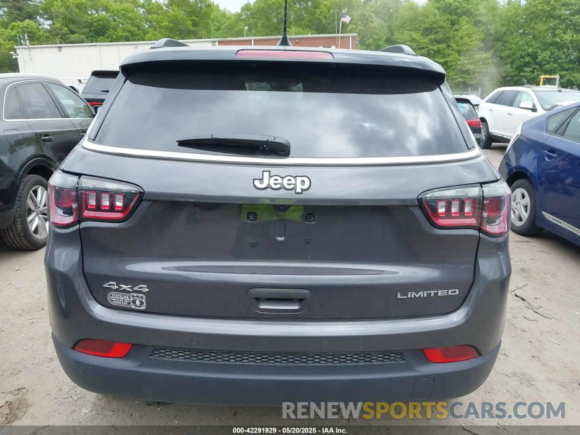 16 Photograph of a damaged car 3C4NJDCN1RT174161 JEEP COMPASS 2024