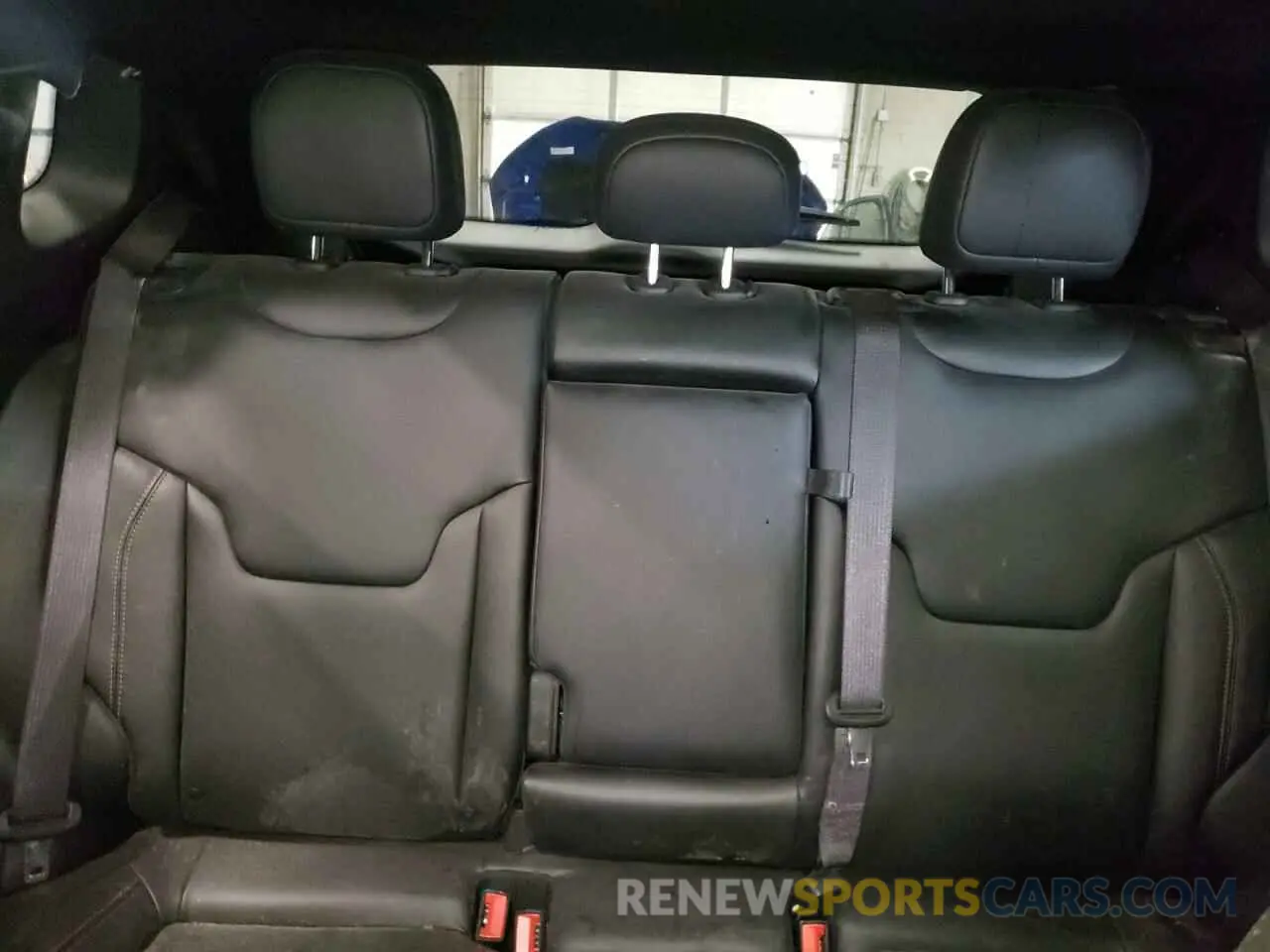 10 Photograph of a damaged car 3C4NJDCN1RT585284 JEEP COMPASS 2024
